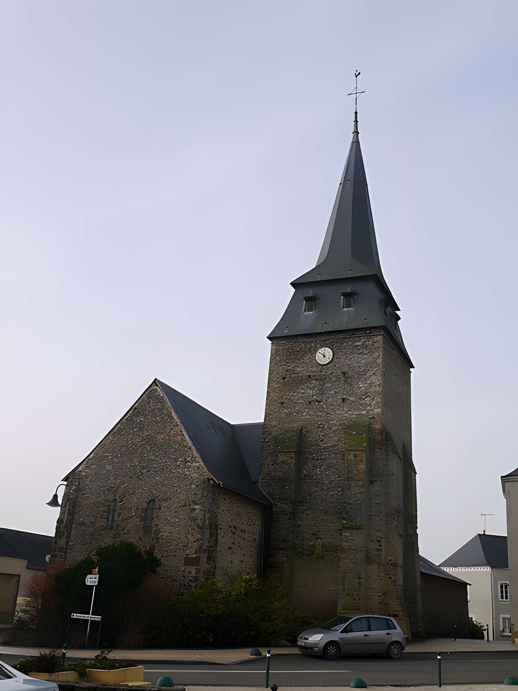 Église Saint-Aubin de Loigné-sur-Mayenne