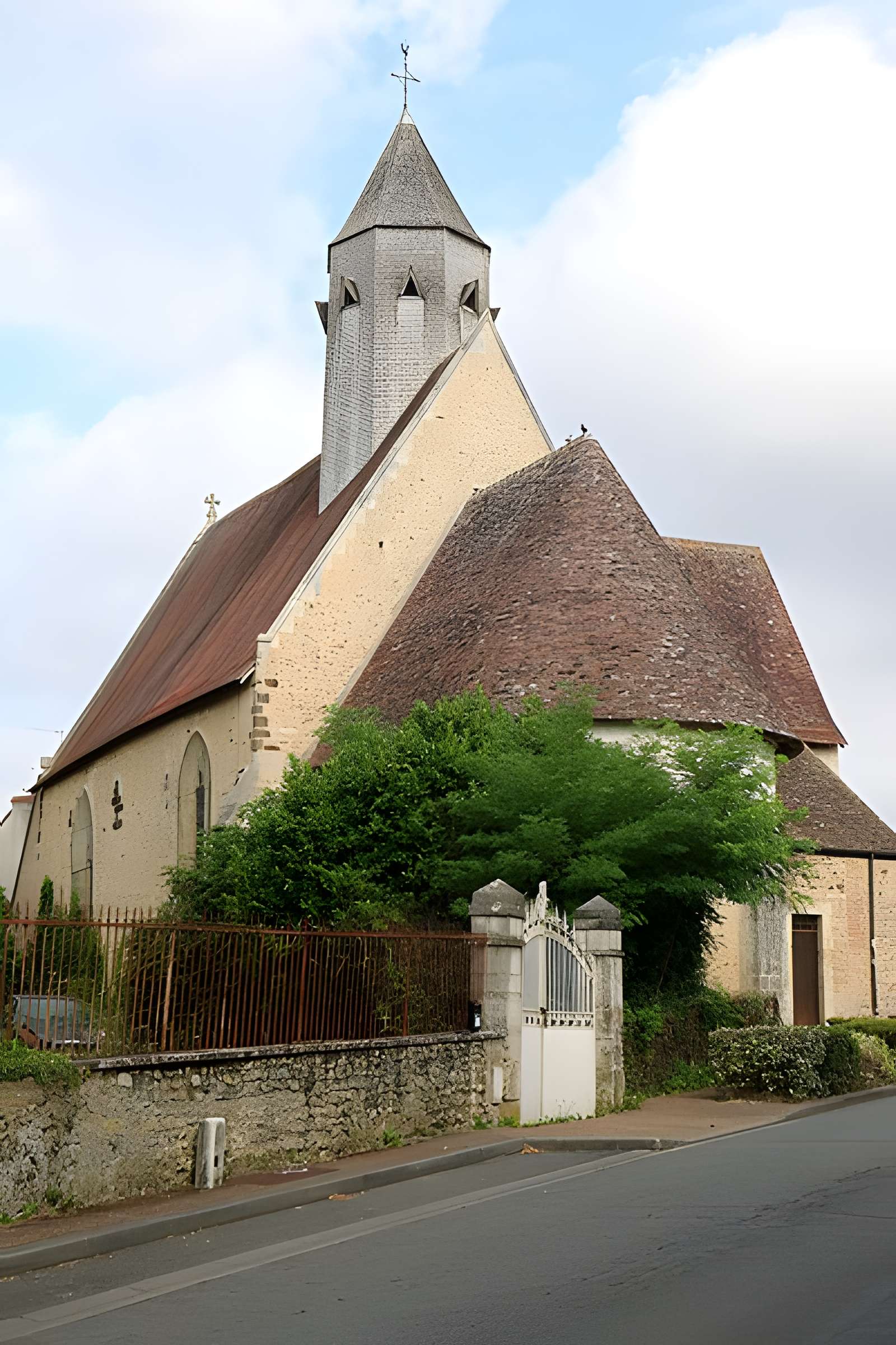 Église Saint-Aubin de Saint-Aubin-des-Coudrais