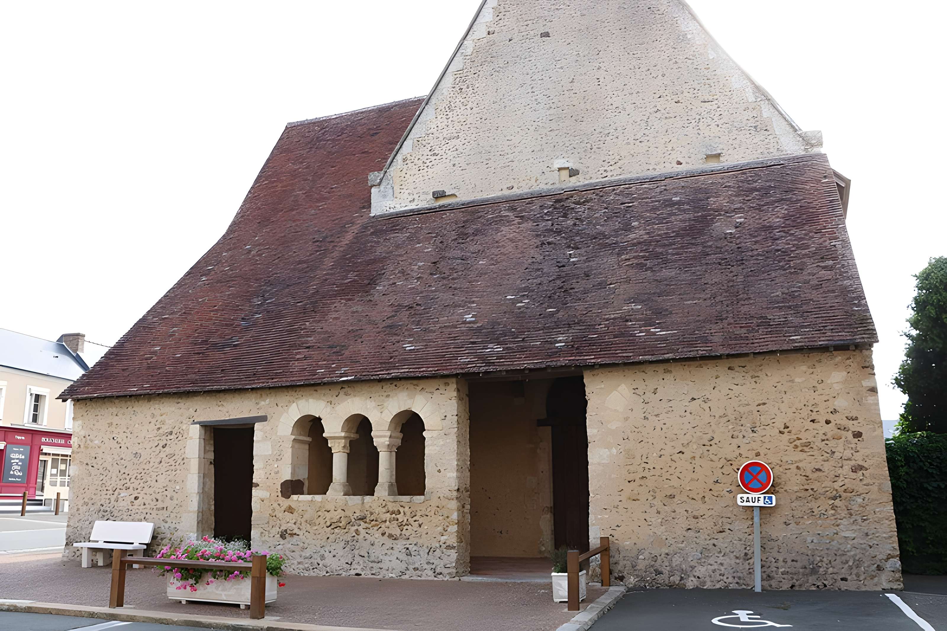 Église Saint-Aubin de Saint-Aubin-des-Coudrais