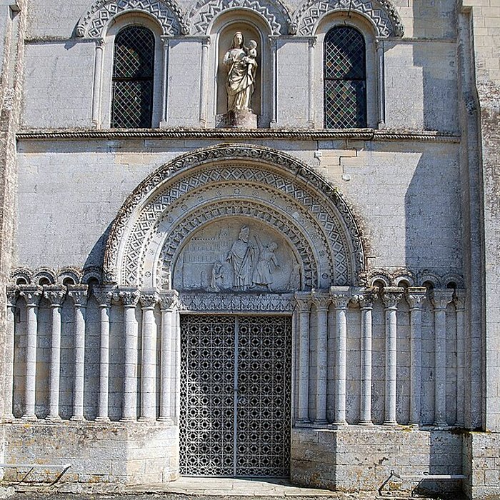 Photo de Église Saint-Aubin de Vaux-sur-Aure