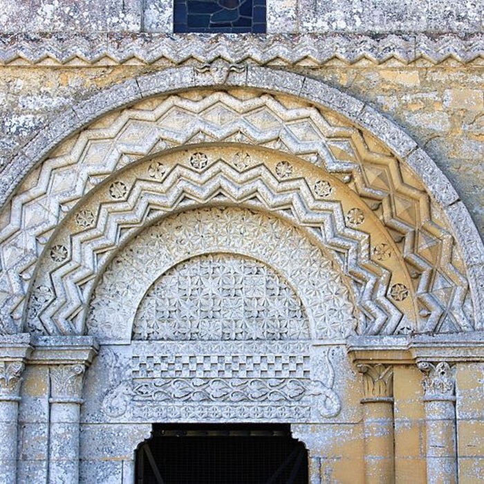 Photo de Église Saint-Aubin de Vaux-sur-Aure