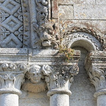 Église Saint-Aubin de Vaux-sur-Aure