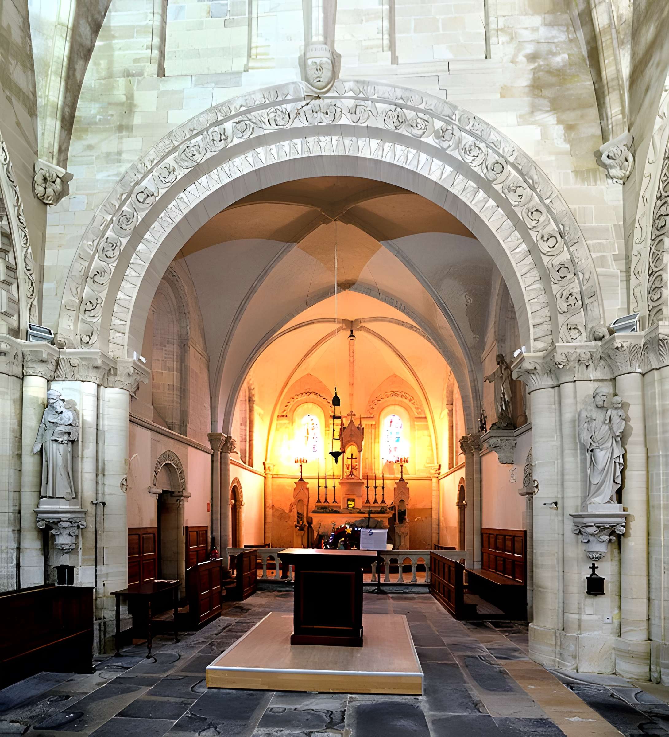 Église Saint-Aubin de Vaux-sur-Aure