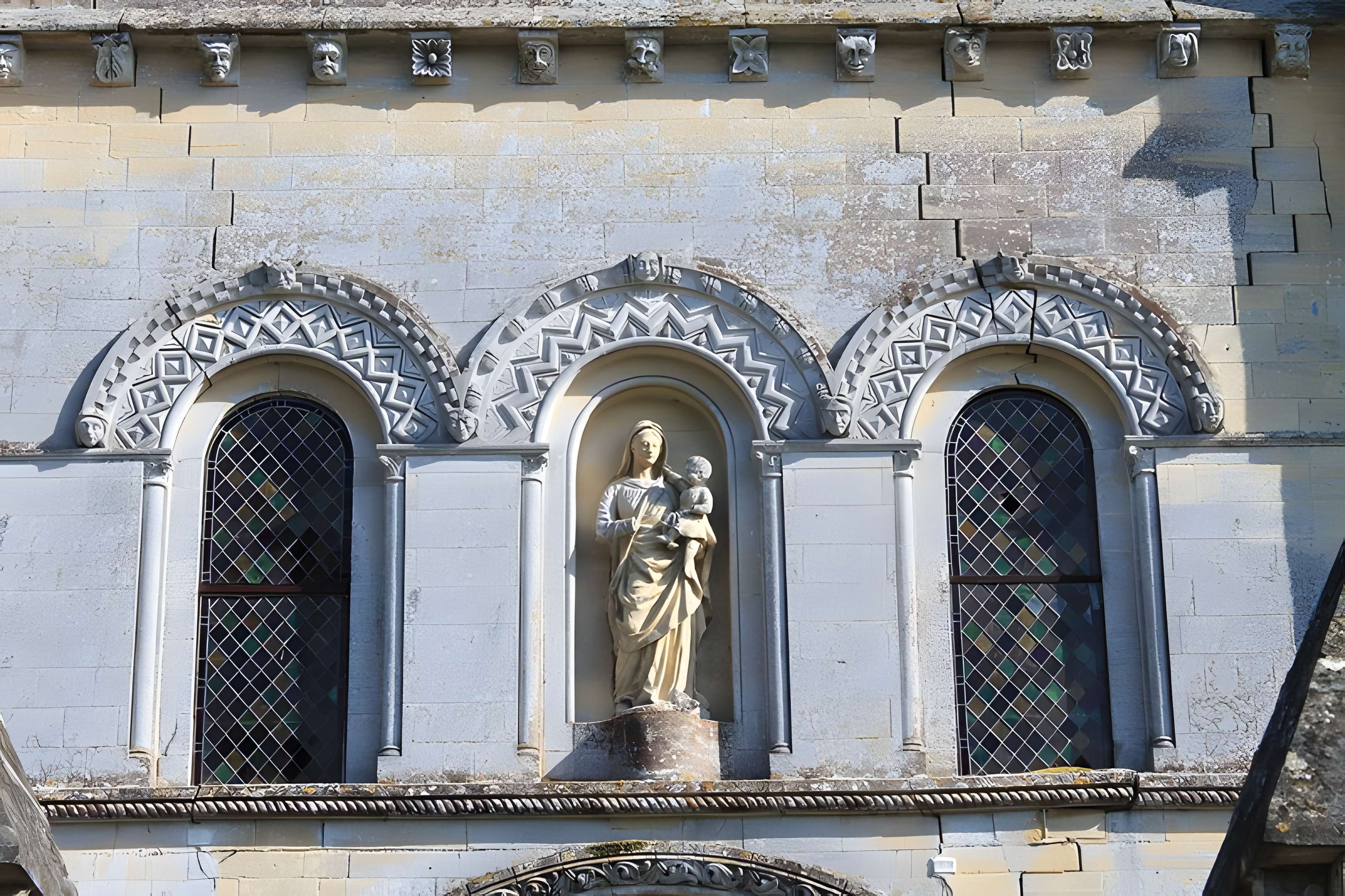 Église Saint-Aubin de Vaux-sur-Aure