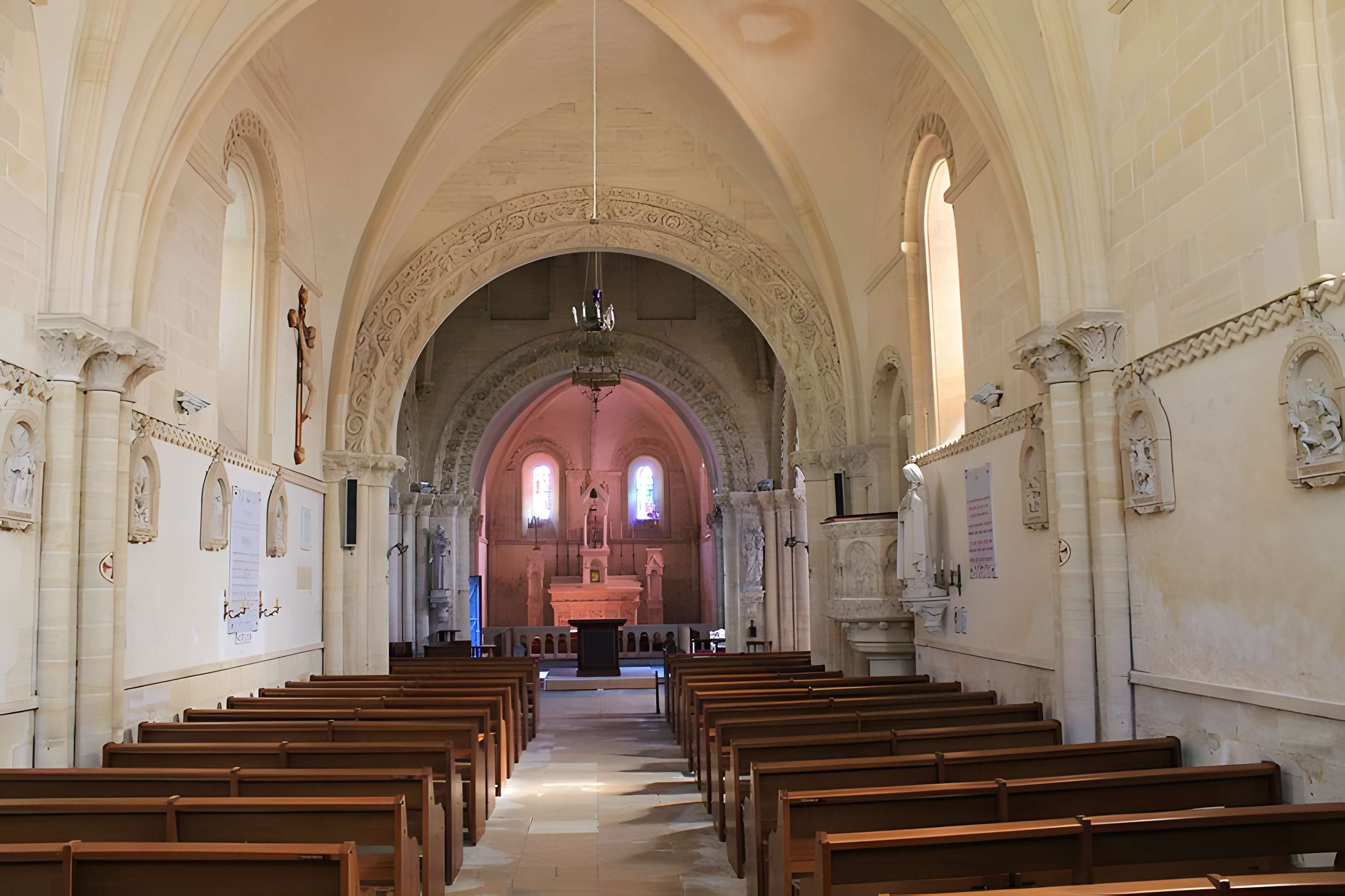 Église Saint-Aubin de Vaux-sur-Aure
