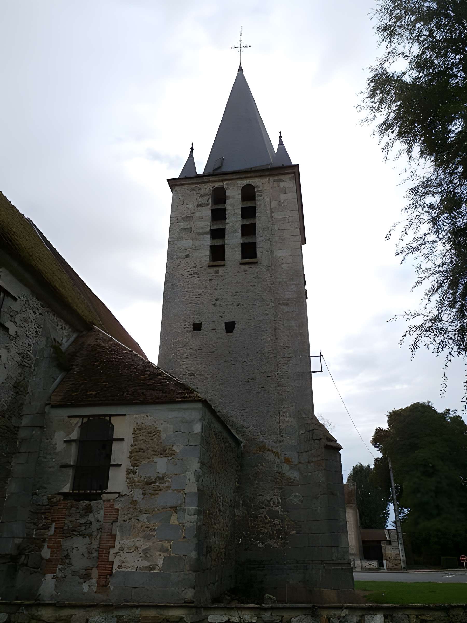 Église Saint-Aubin d'Ozouer-le-Repos 