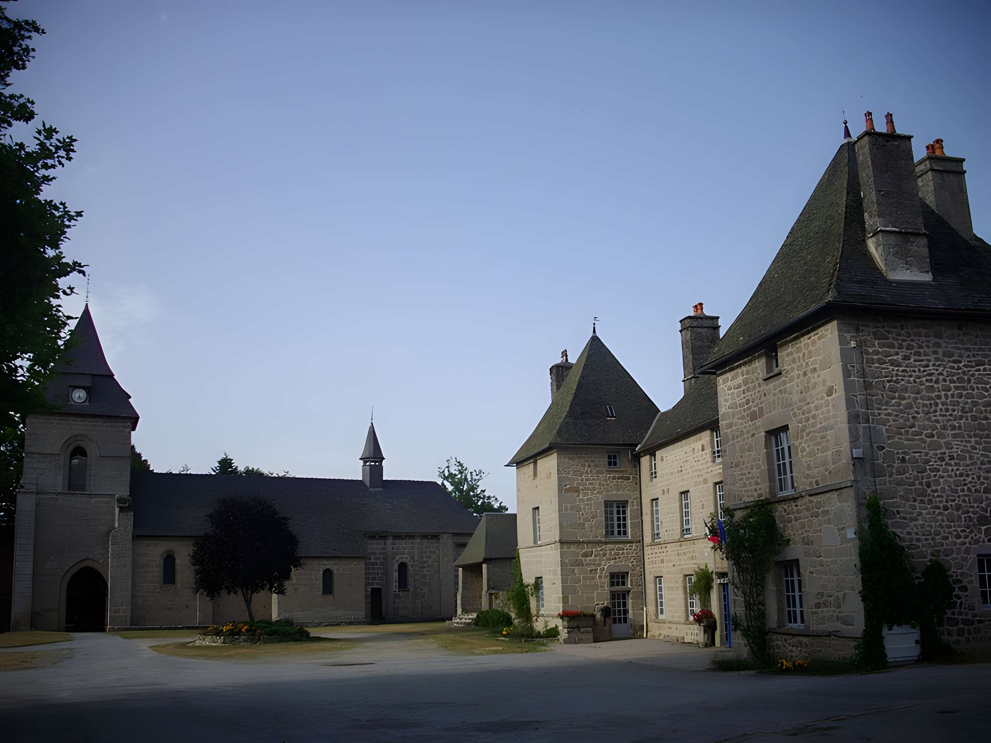 Église Saint-Barthélémy de Liginiac