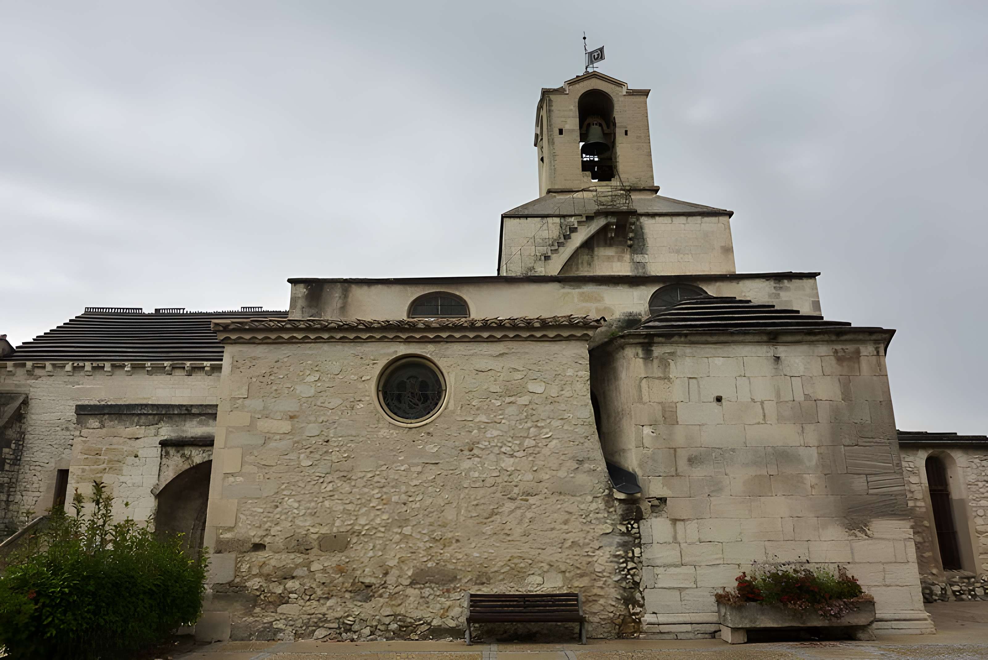 Église Saint-Baudile de Noves