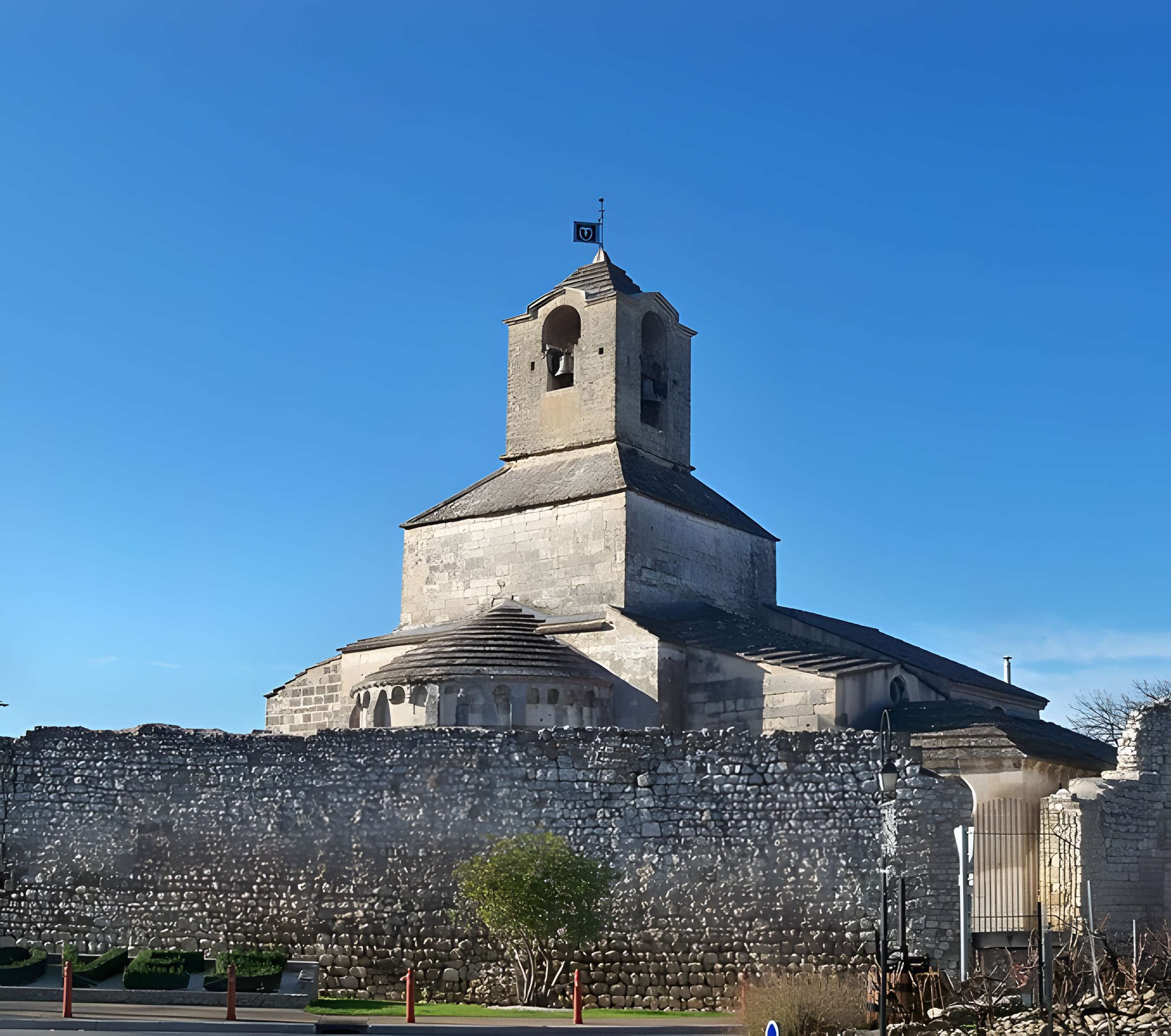 Église Saint-Baudile de Noves