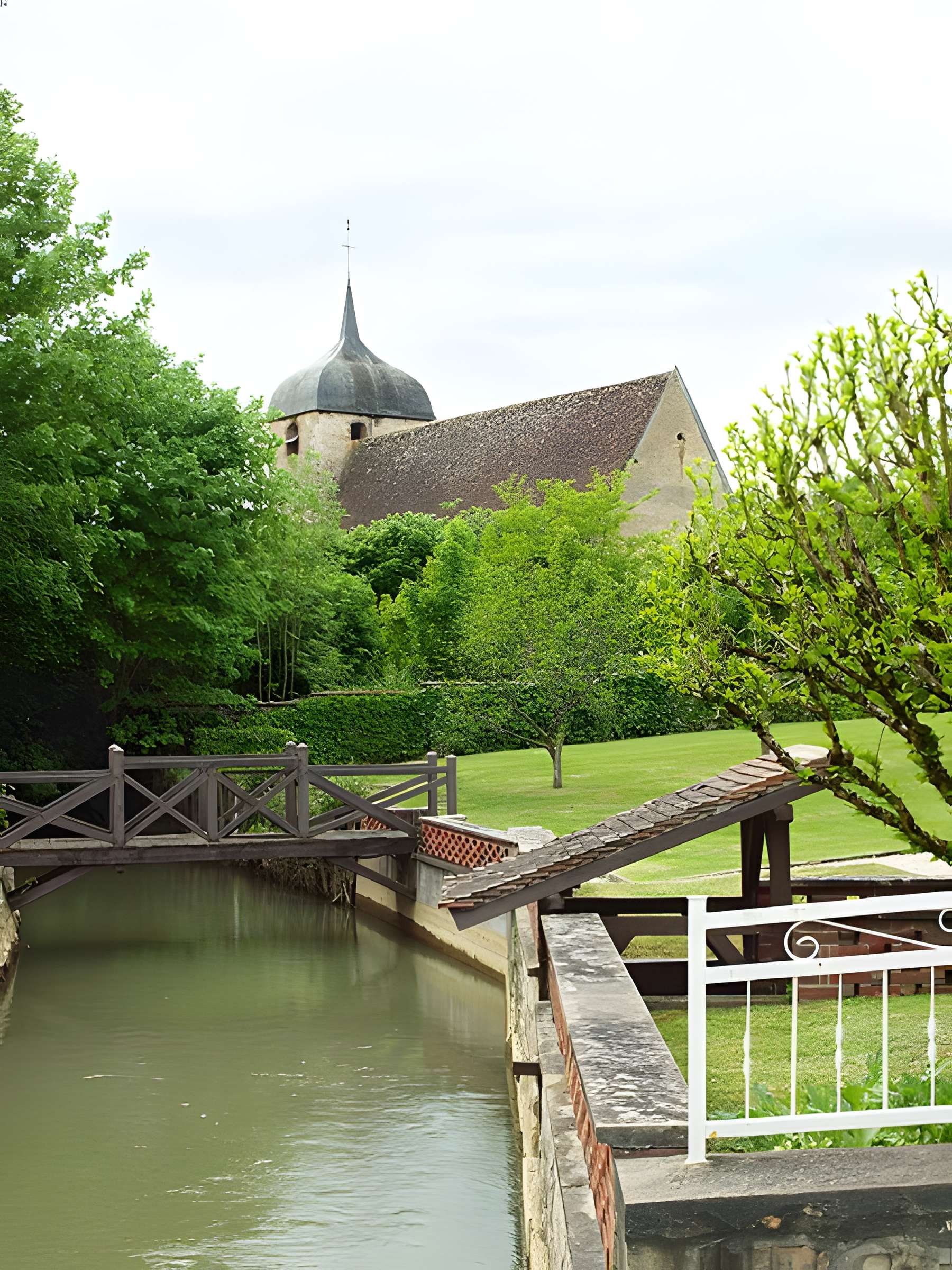 Église Saint-Benoît de Villiers-Saint-Benoît