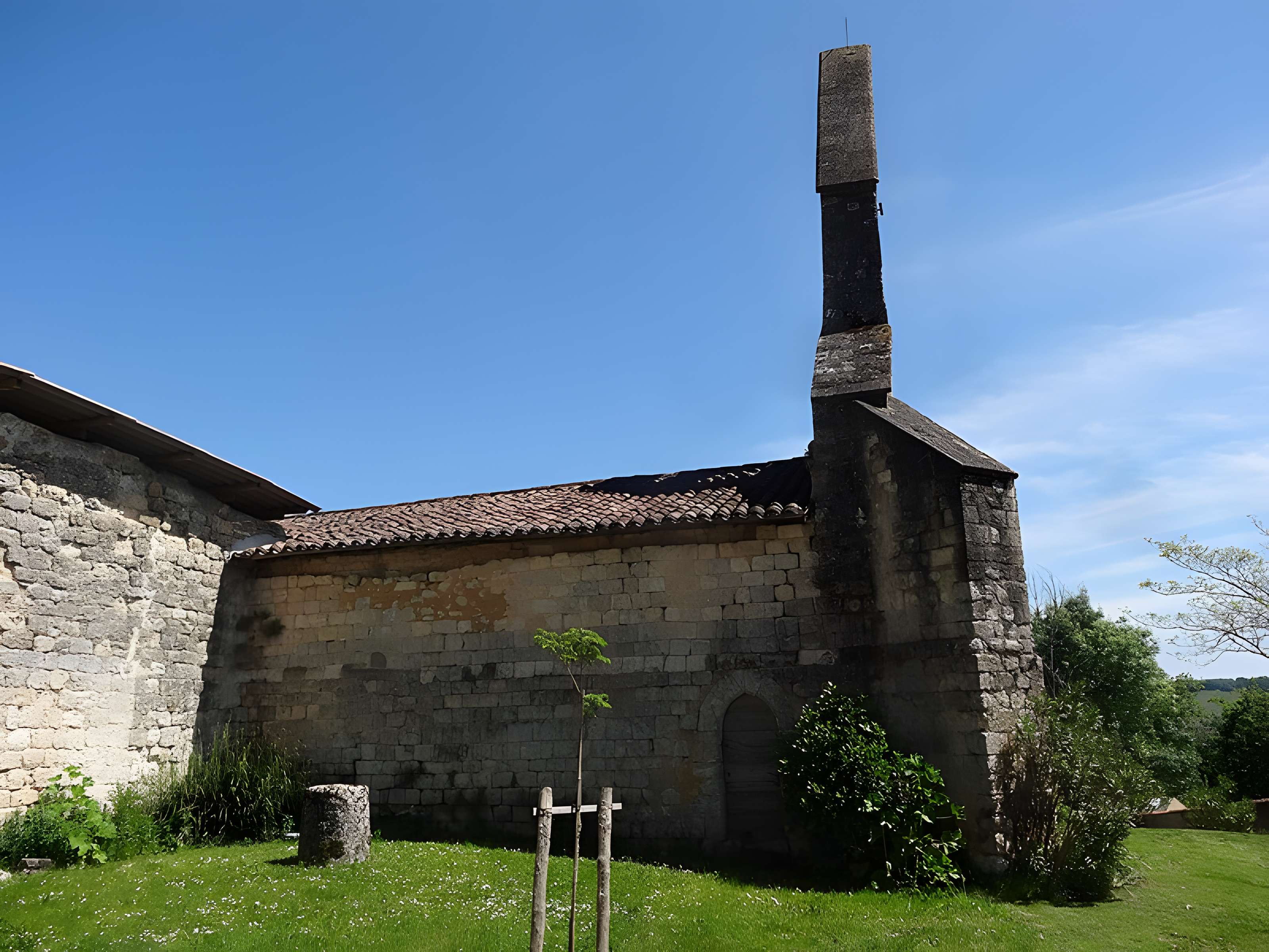 Église Saint-Blaise et croix de Castéra-Verduzan
