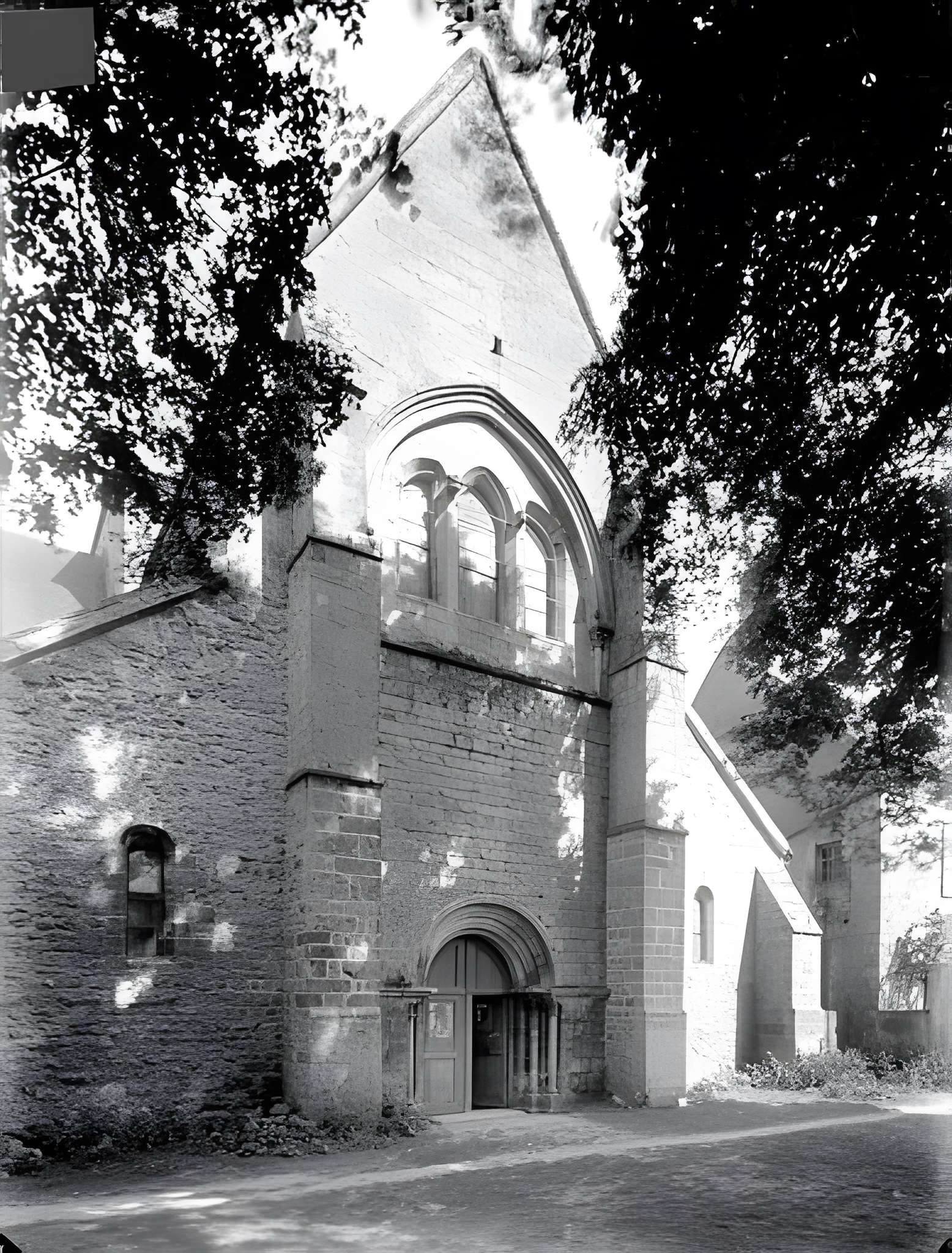 Église Saint-Blaise-et-Saint-Véran de Saint-Vérain