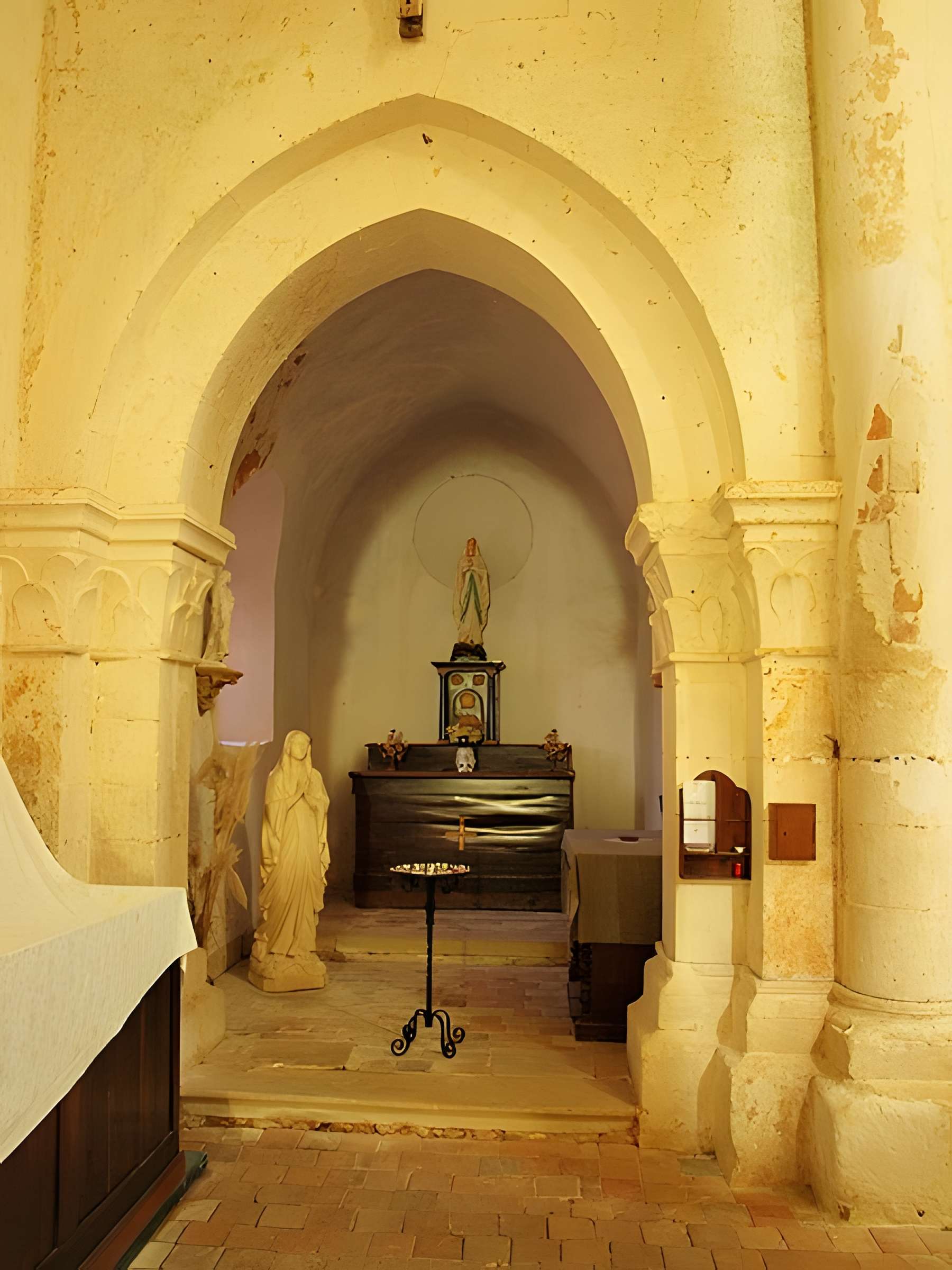 Église Saint-Blaise-et-Saint-Véran de Saint-Vérain