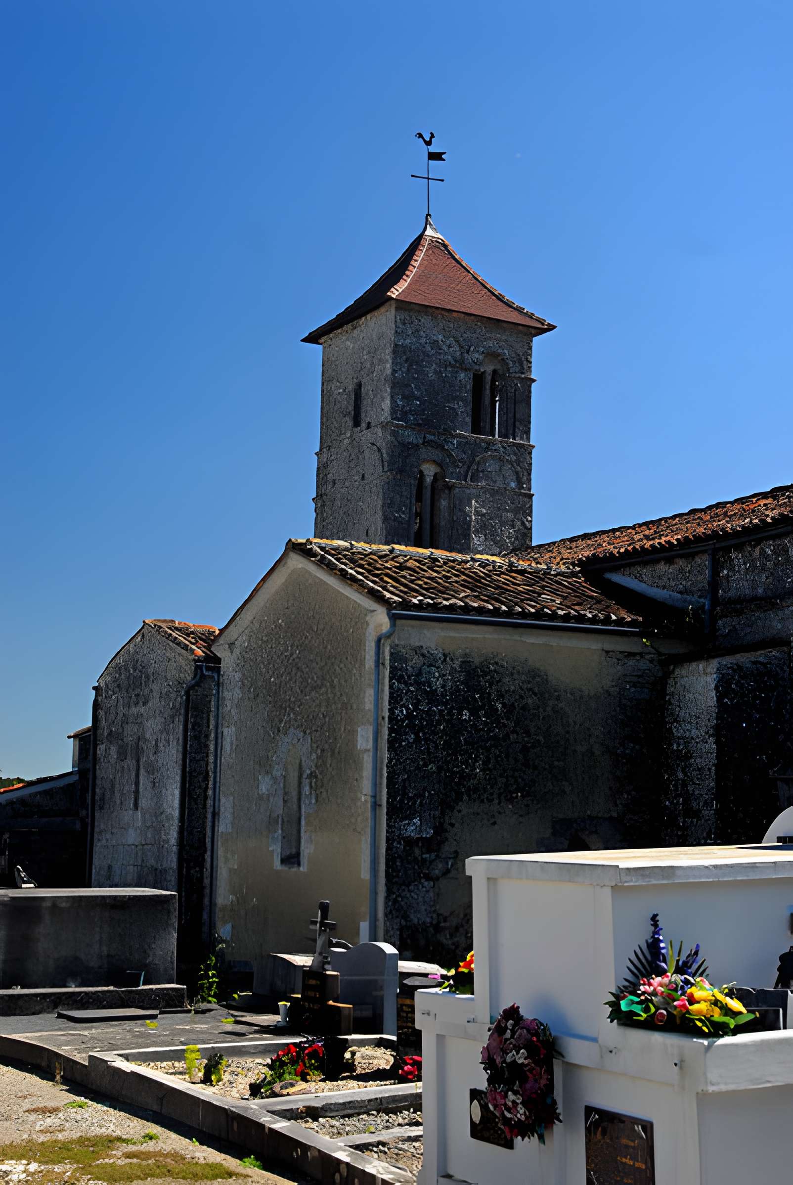 Église Saint-Brice de Saint-Bris-des-Bois