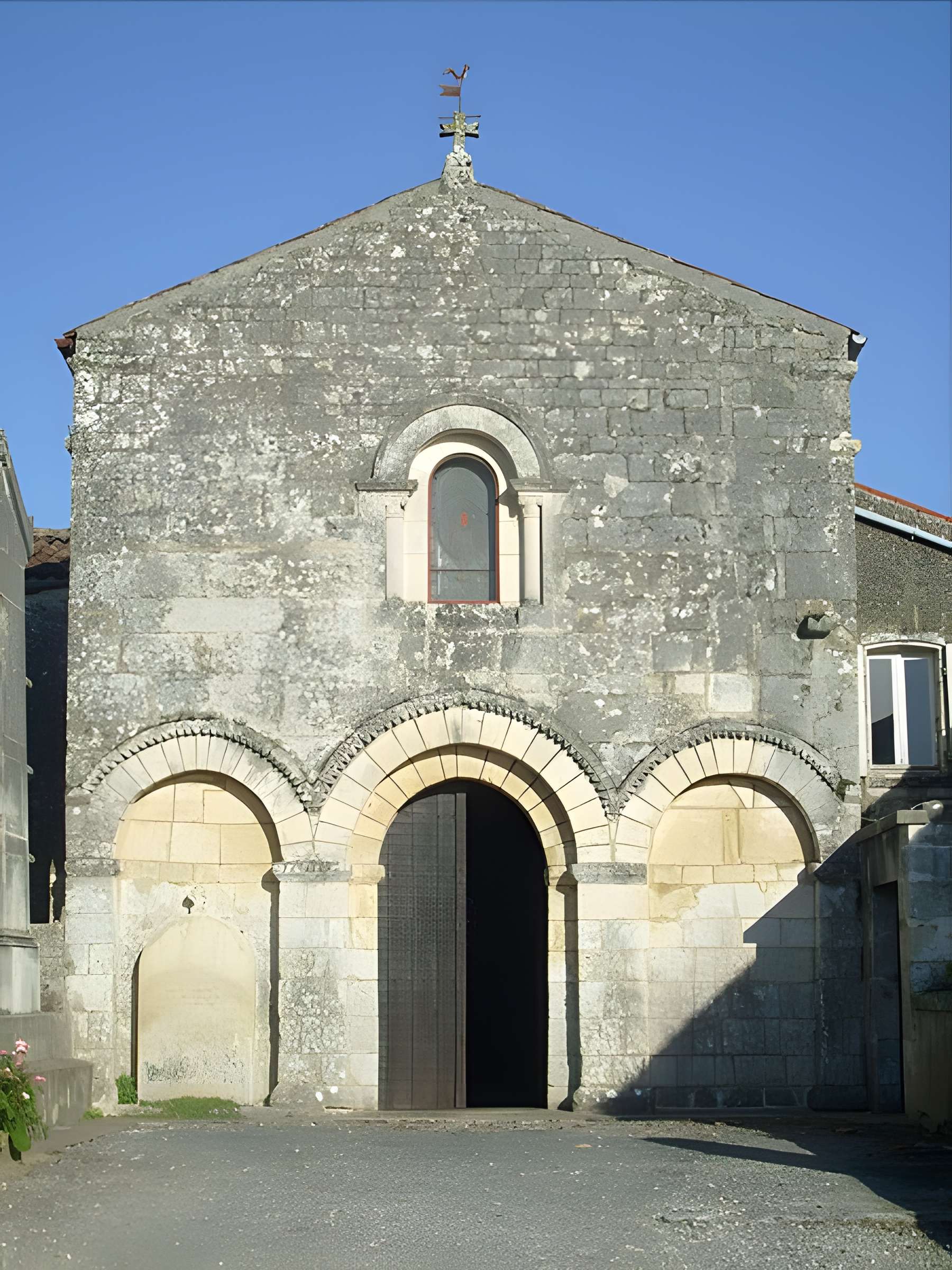 Église Saint-Brice de Saint-Bris-des-Bois