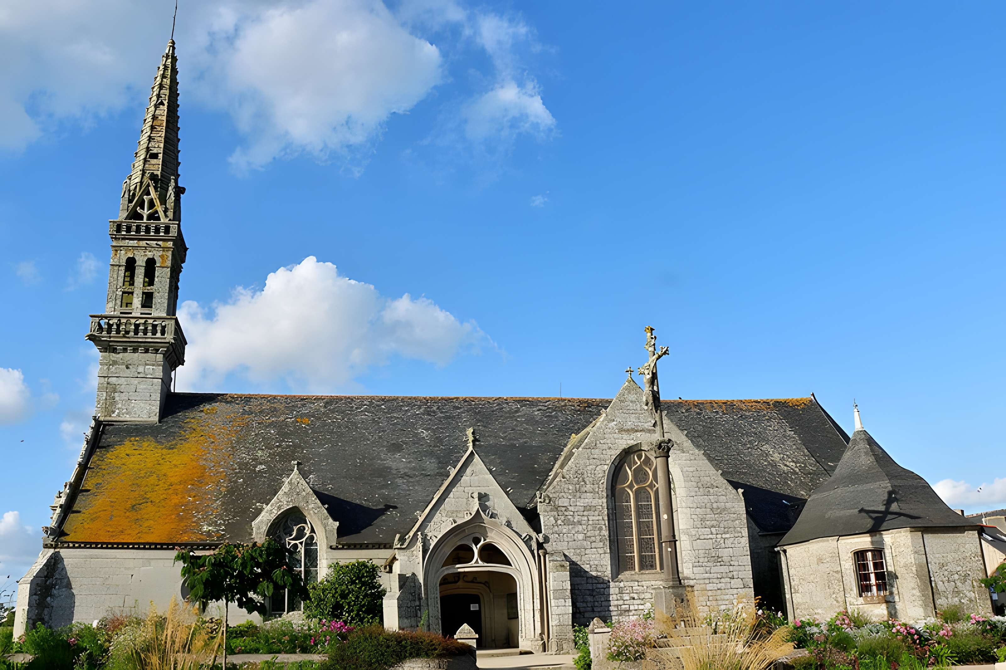 Église Saint-Cadoan de Poullan-sur-Mer