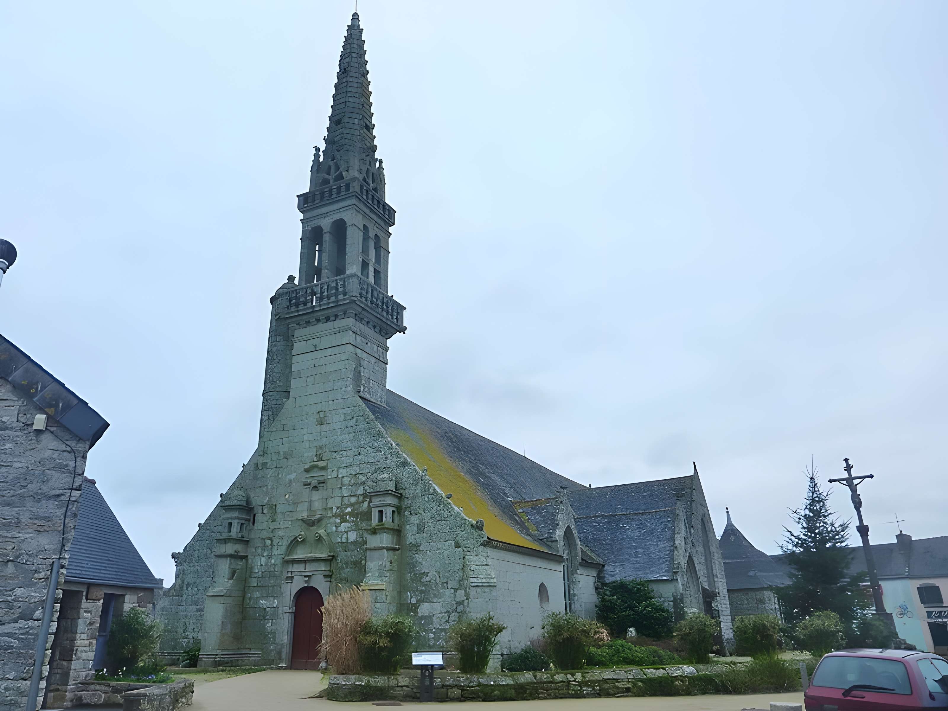 Église Saint-Cadoan de Poullan-sur-Mer