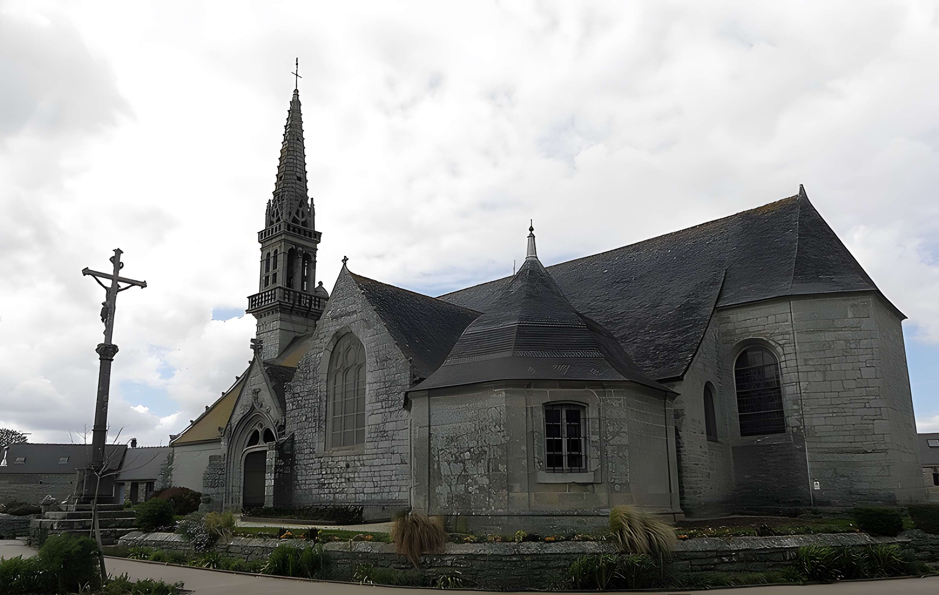 Église Saint-Cadoan de Poullan-sur-Mer