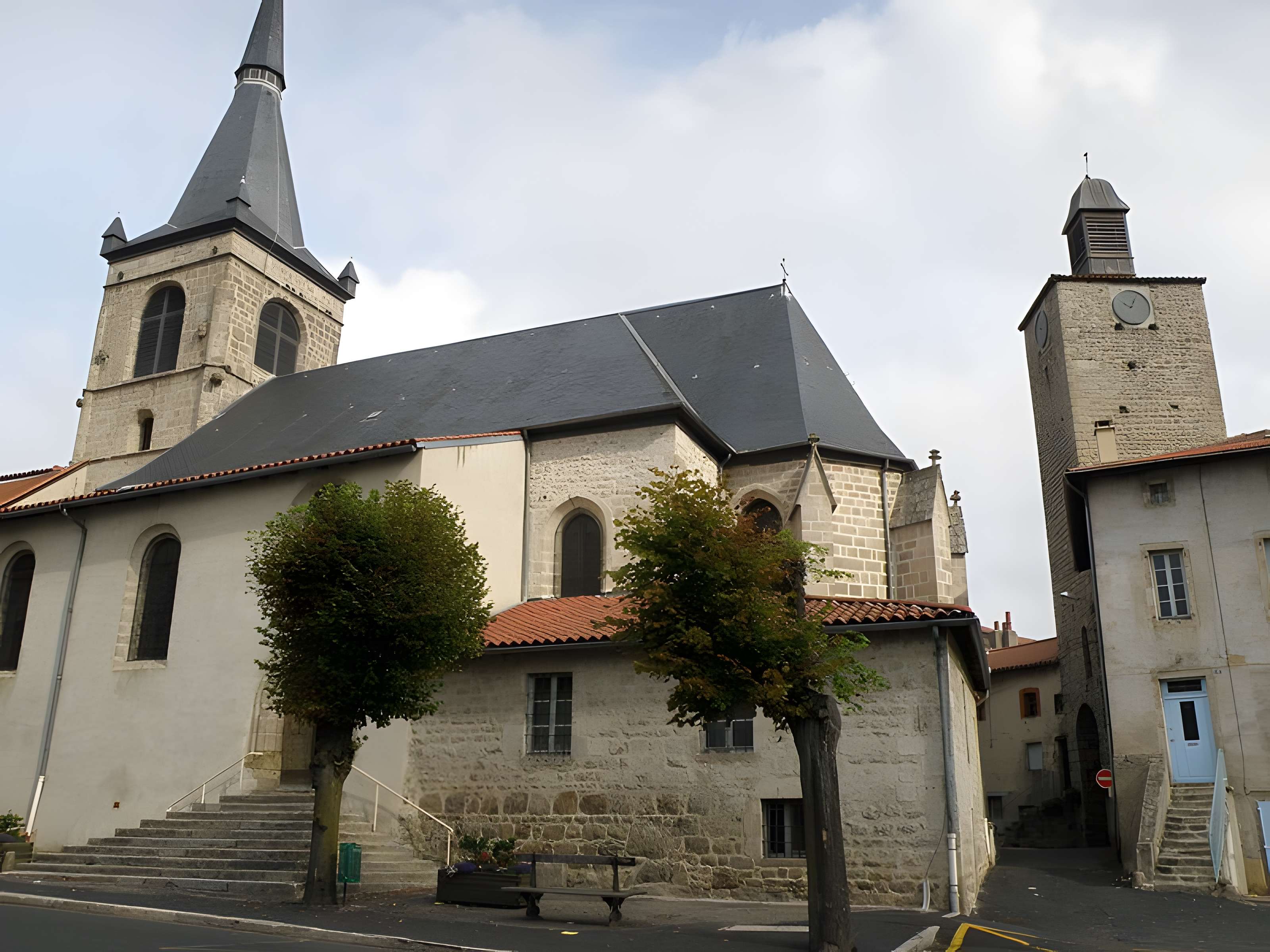 Église Saint-Caprais de Craponne-sur-Arzon 