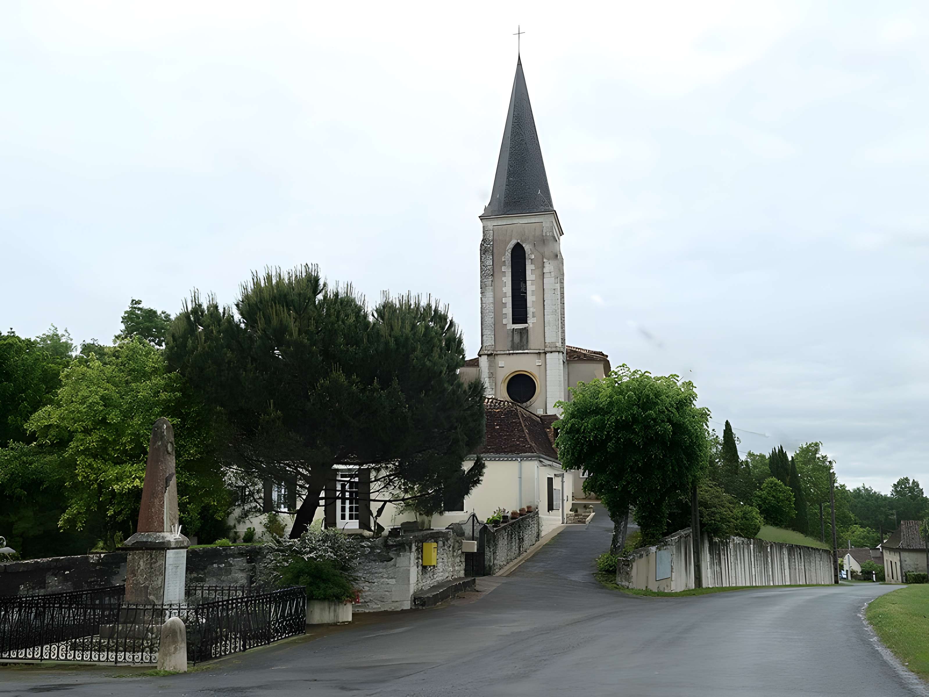 Église Saint-Caprais de Saint-Capraise-d'Eymet