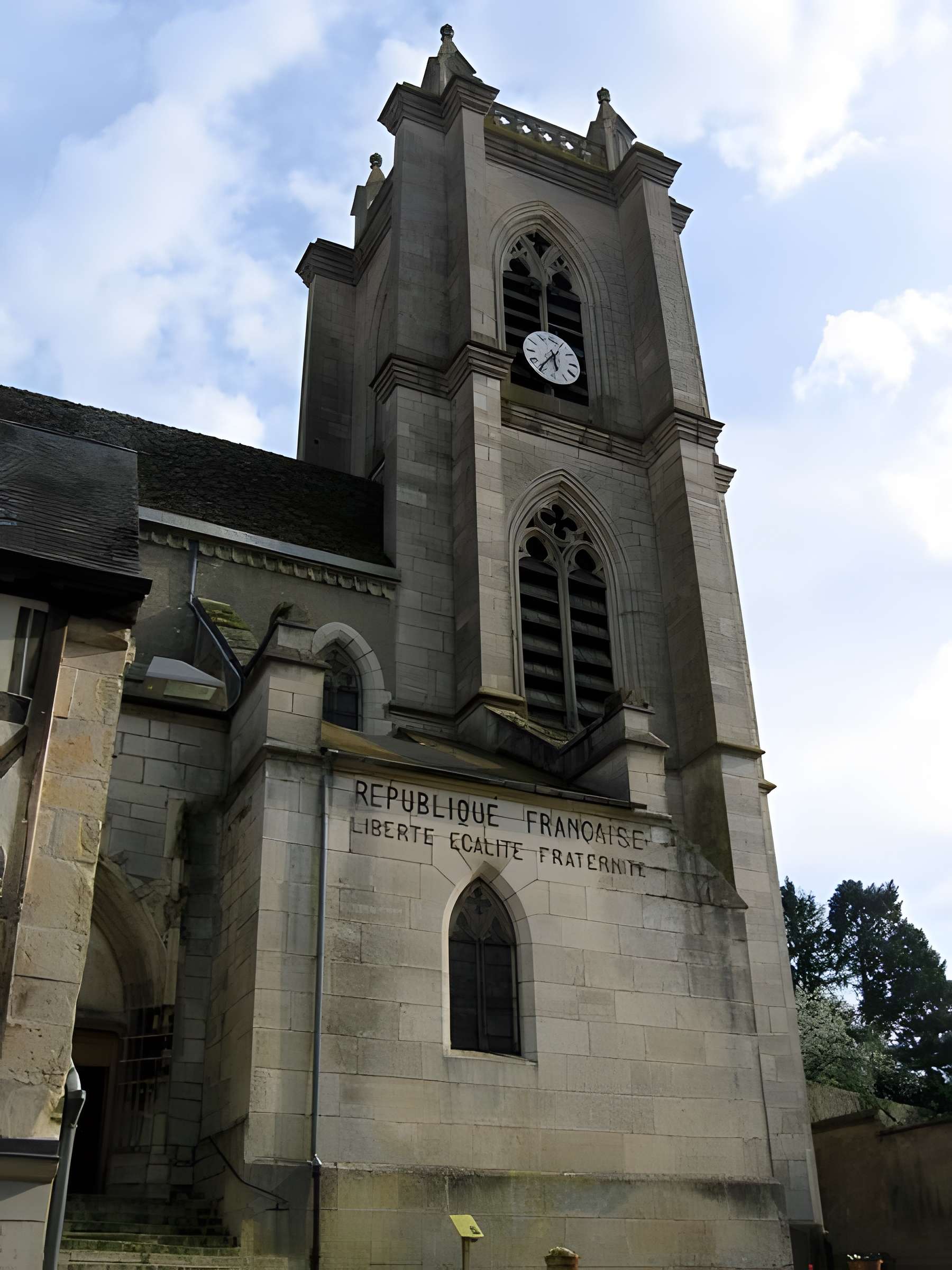 Église Saint-Caradeuc de Donzy 