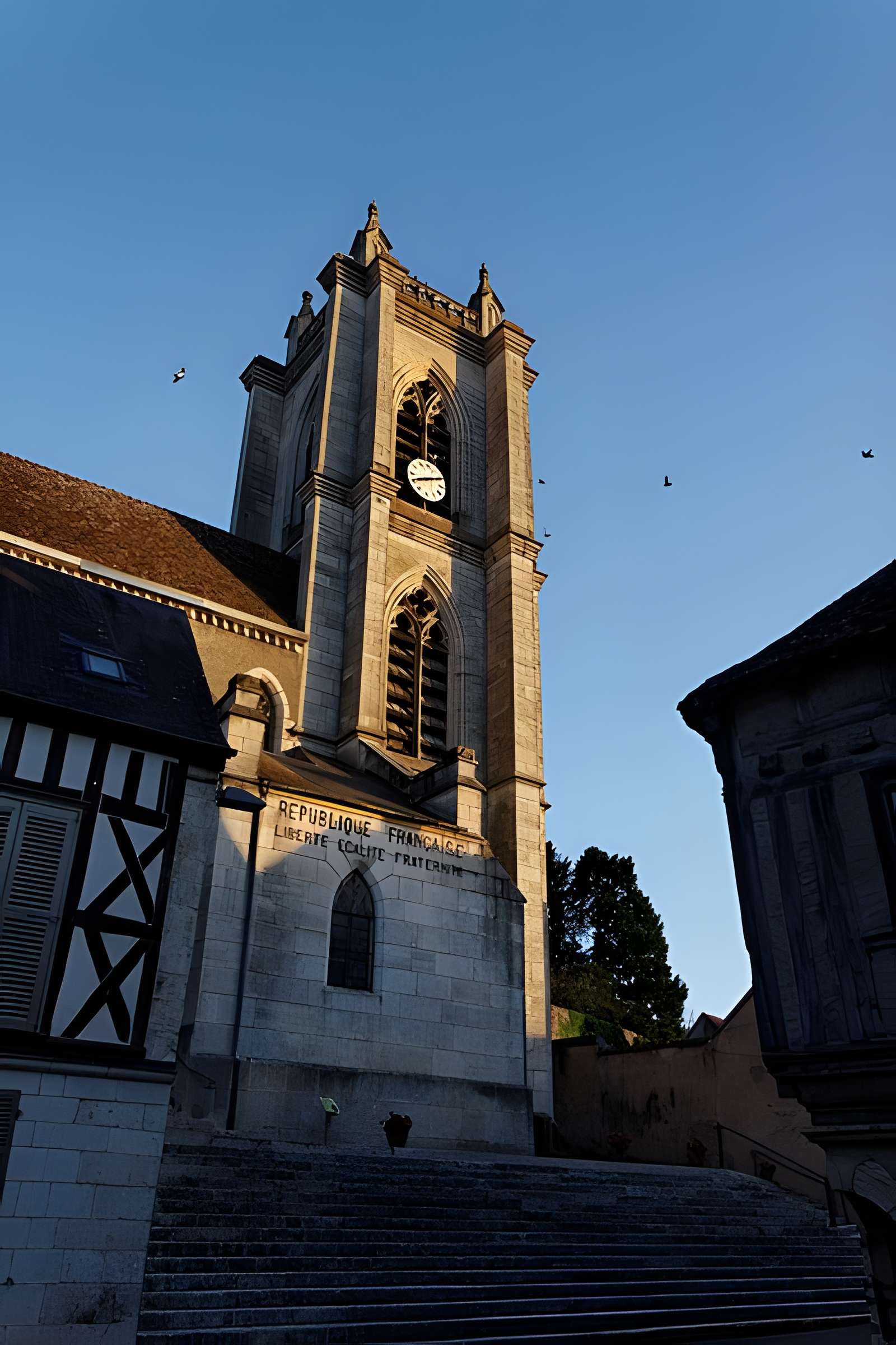 Église Saint-Caradeuc de Donzy