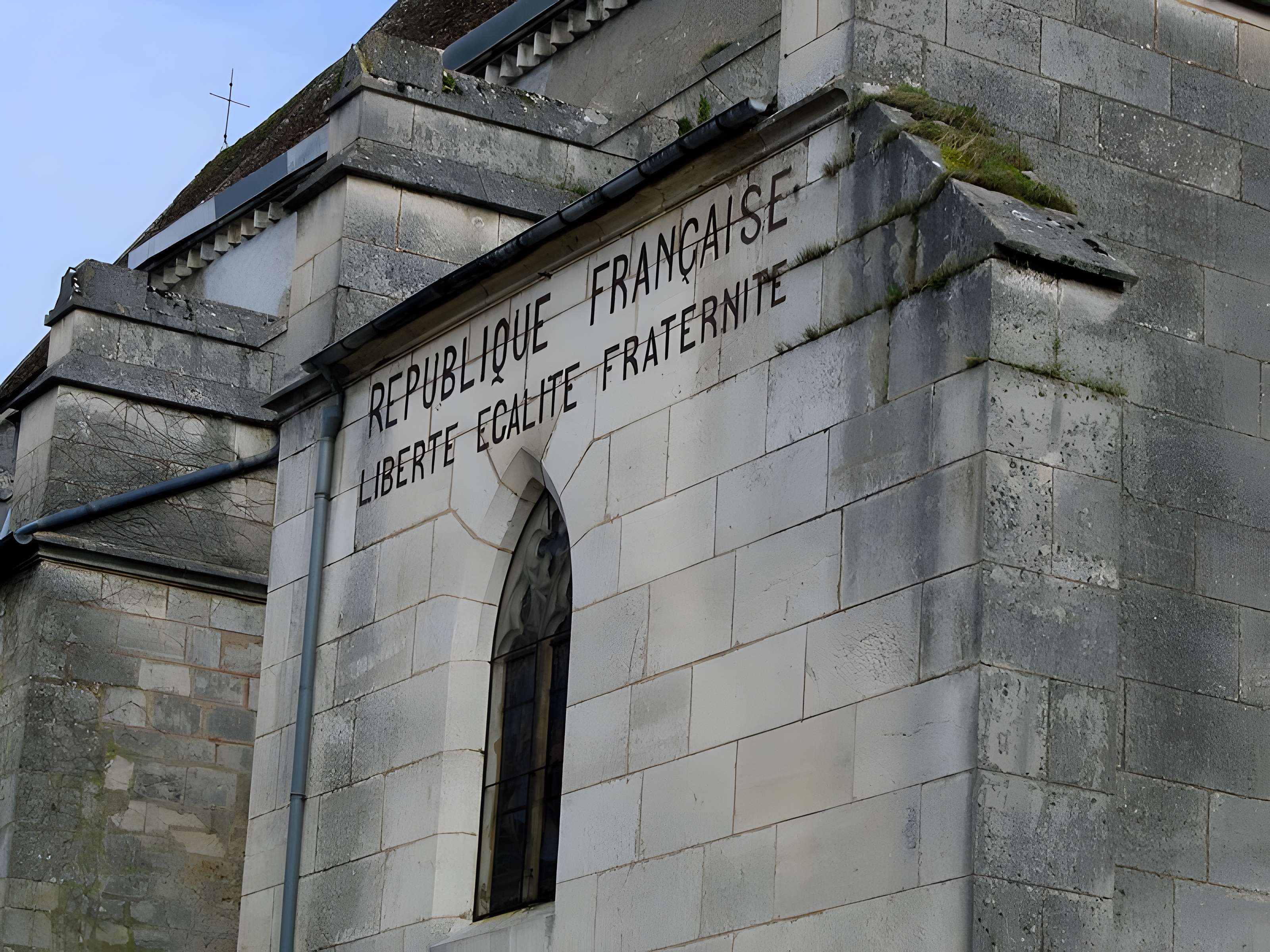 Église Saint-Caradeuc de Donzy