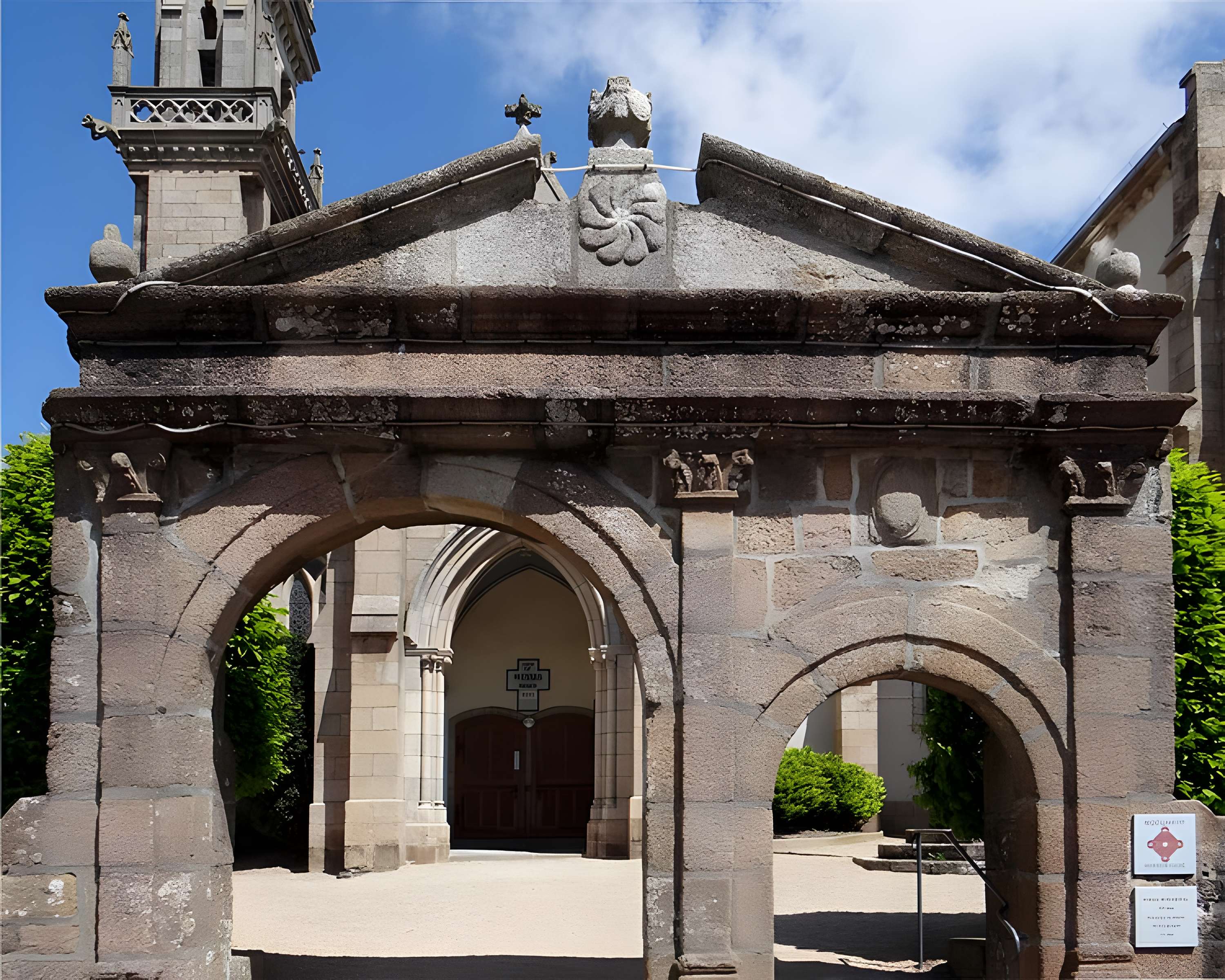 Église Saint-Carantec de Carantec