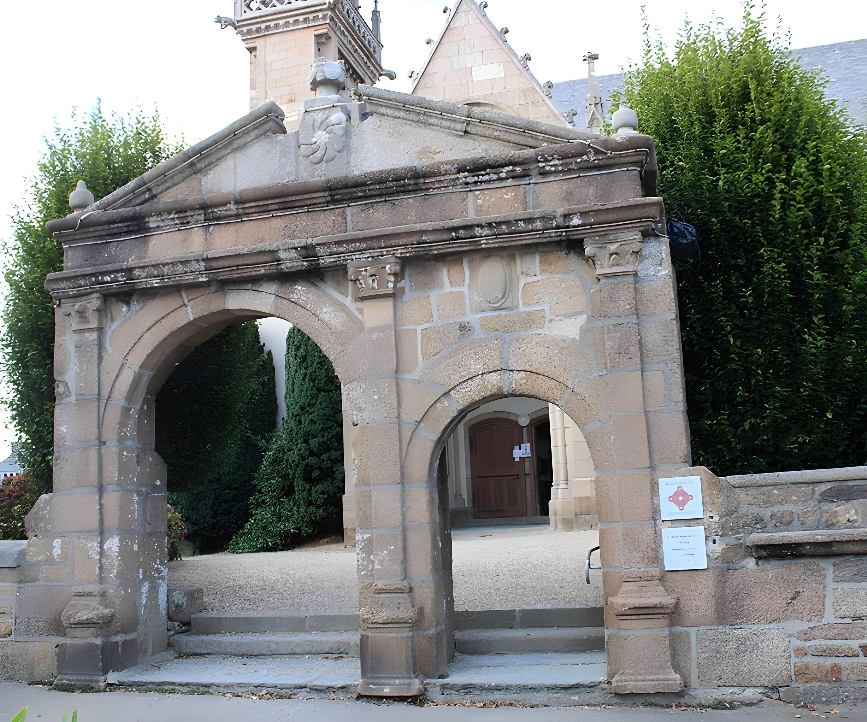 Église Saint-Carantec de Carantec