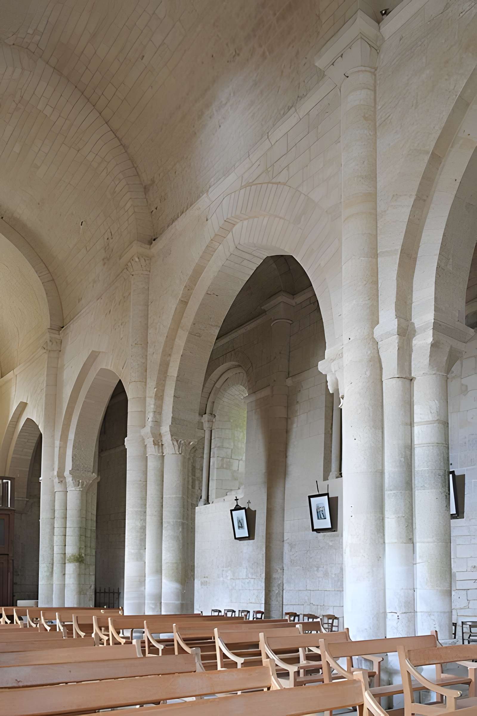 Église Saint-Chartier de Javarzay