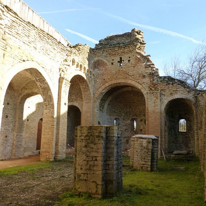 Photo de Eglise priorale ruines de lancienne