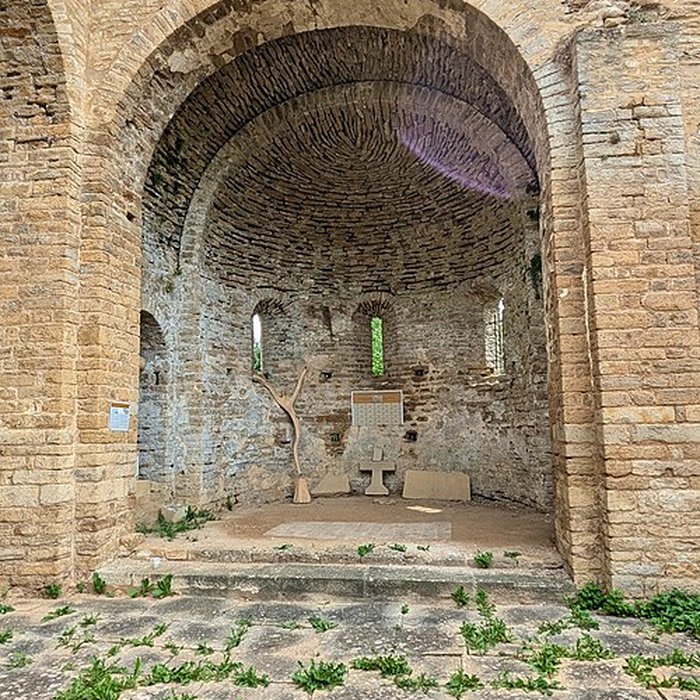 Photo de Eglise priorale ruines de lancienne