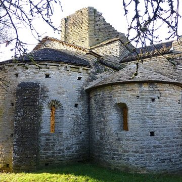 Eglise priorale ruines de lancienne