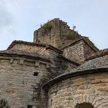 Eglise priorale ruines de lancienne