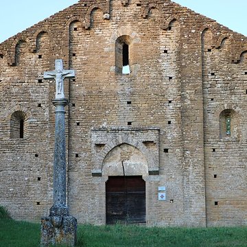 Eglise priorale ruines de lancienne