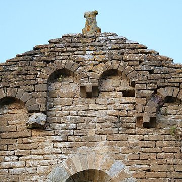Eglise priorale ruines de lancienne
