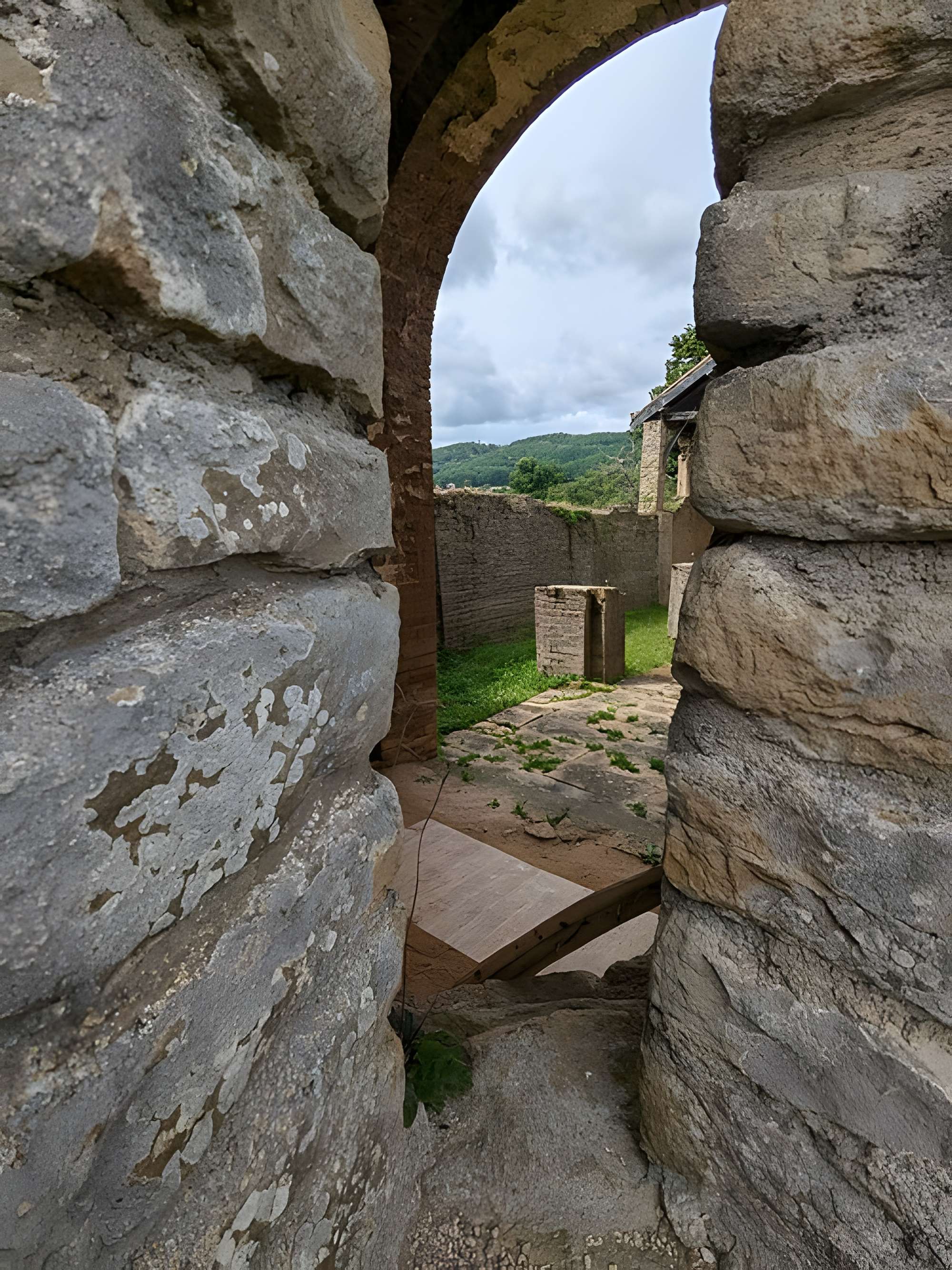 Eglise priorale (ruines de l'ancienne)