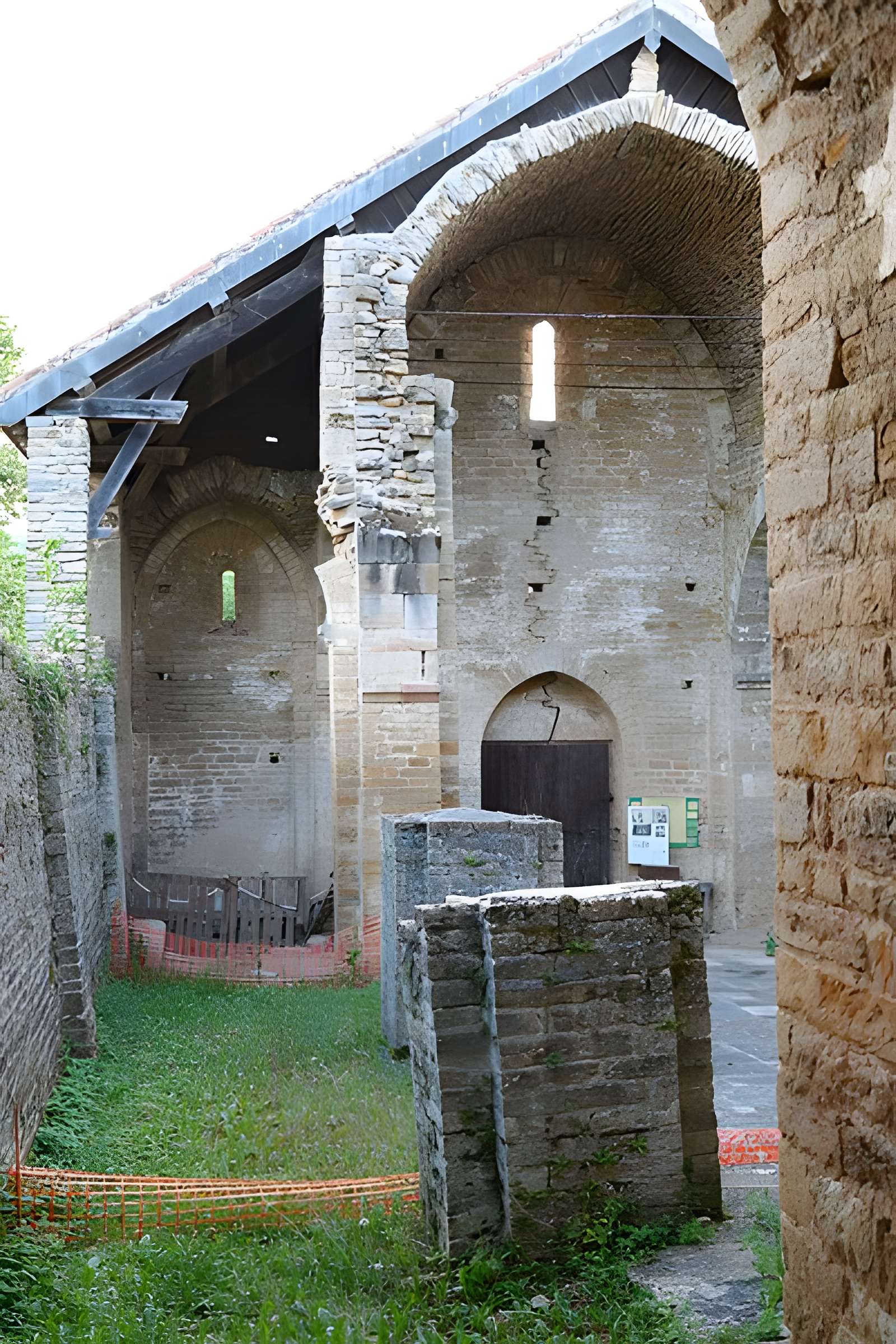 Eglise priorale (ruines de l'ancienne)