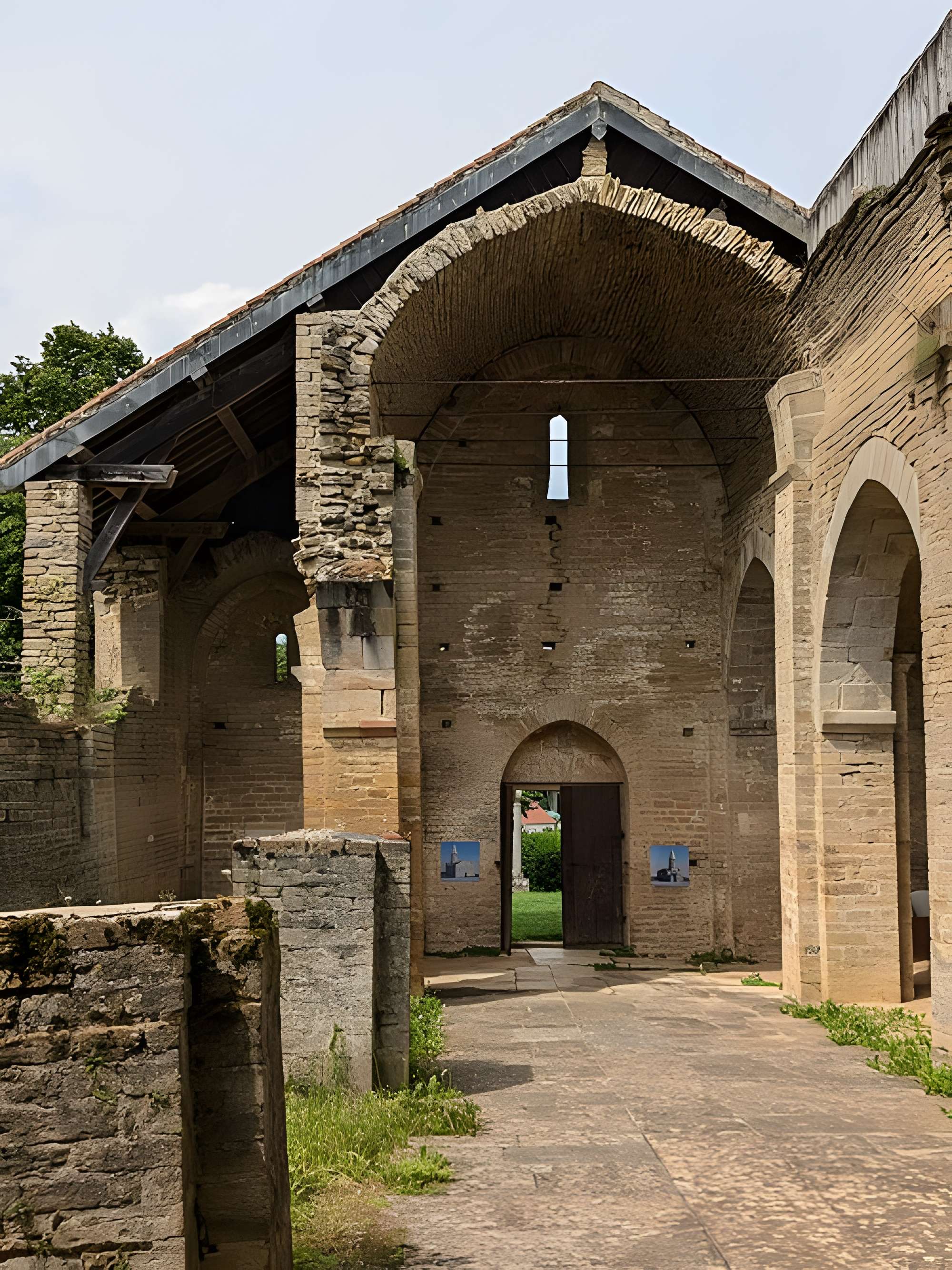 Eglise priorale (ruines de l'ancienne)