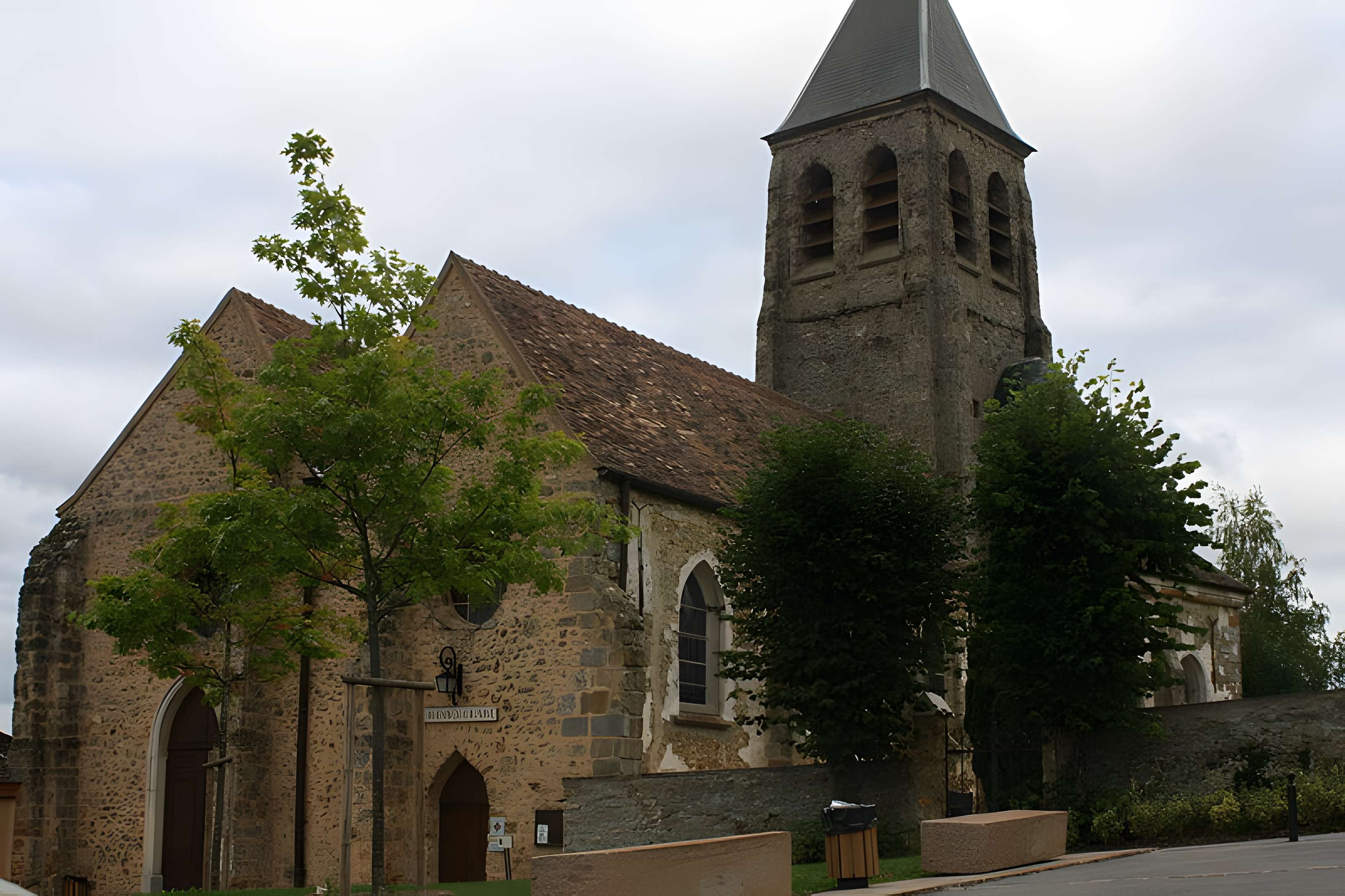 Église Saint-Clair de Gometz-le-Châtel