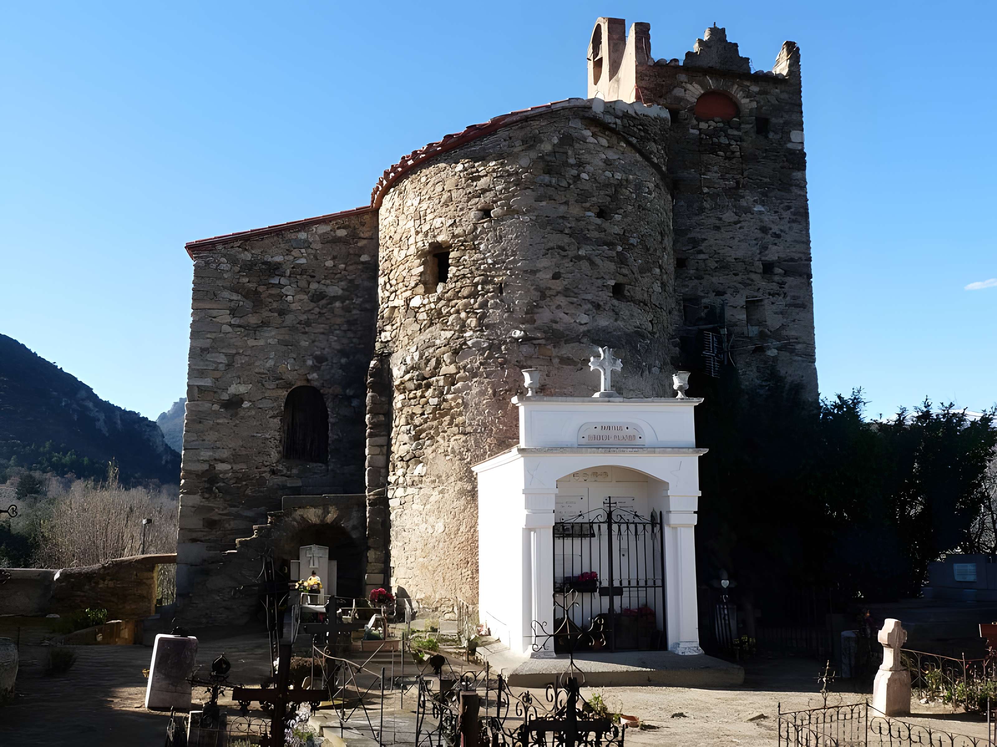 Église Saint-Clément de Sirach