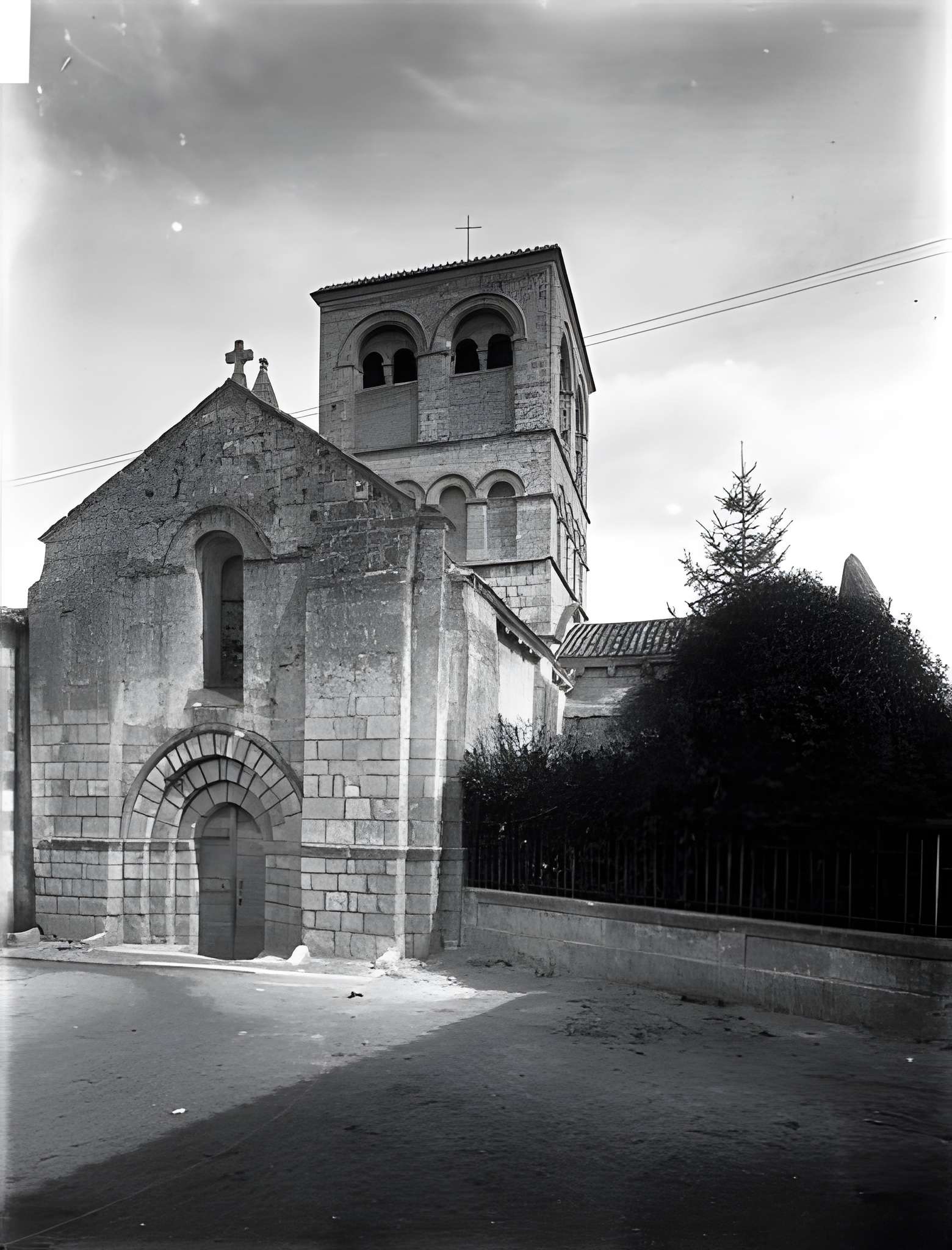 Église Saint-Cybard de Magnac-sur-Touvre