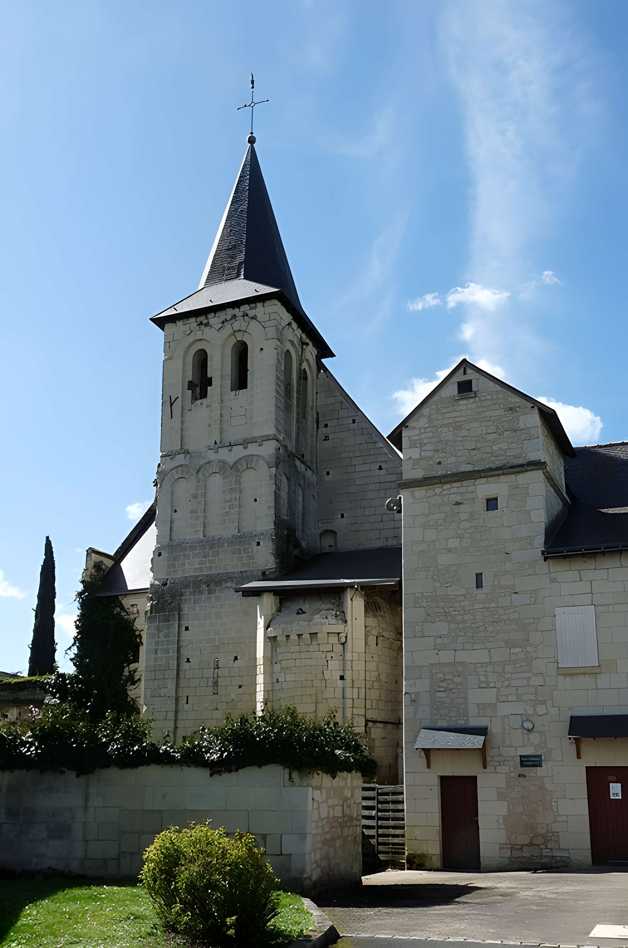 Église Saint-Cyr de Saint-Cyr-en-Bourg