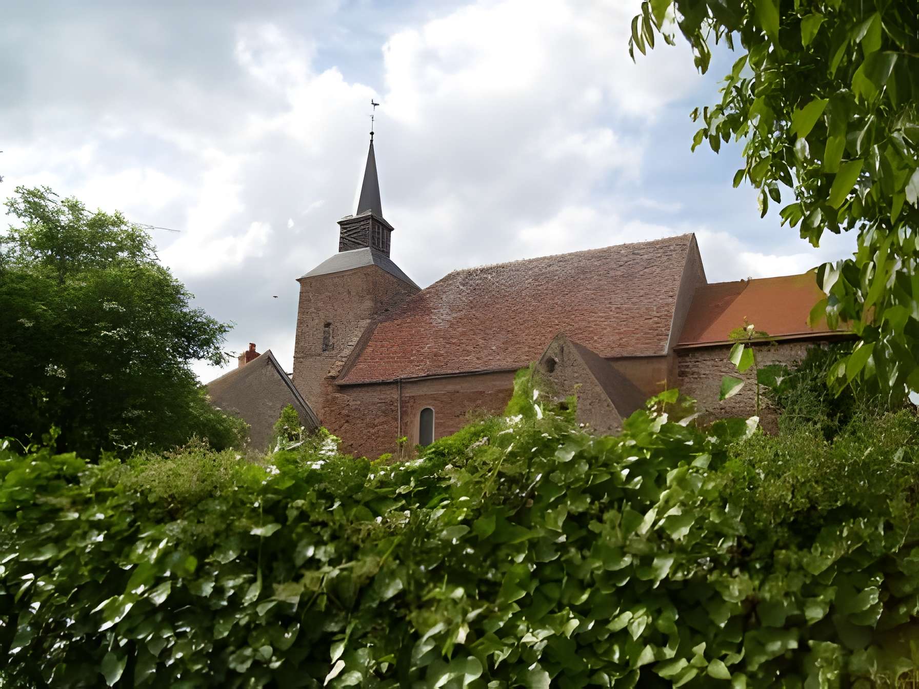 Église Saint-Cyr de Vesdun