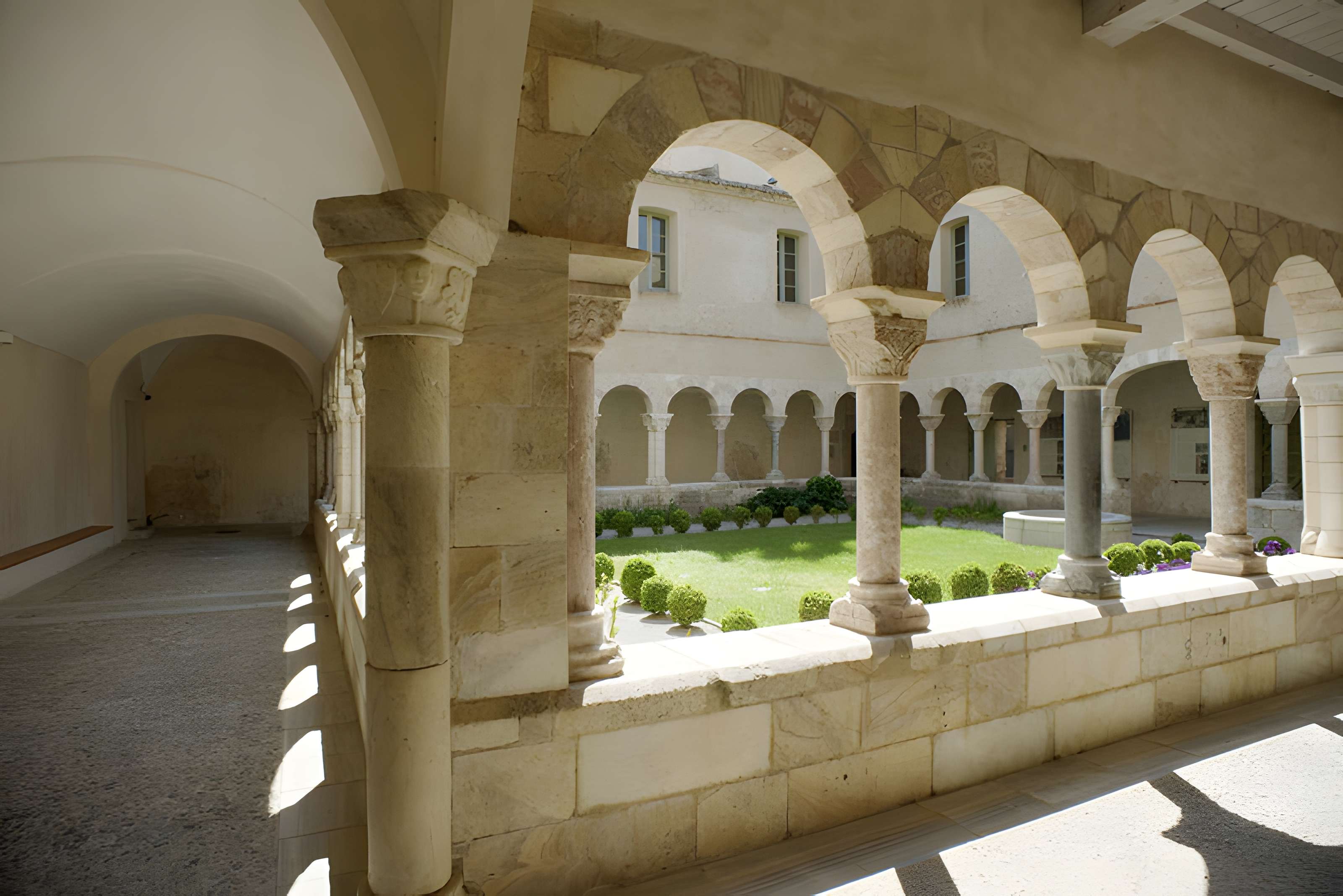 Abbaye de Saint-Génis des Fontaines