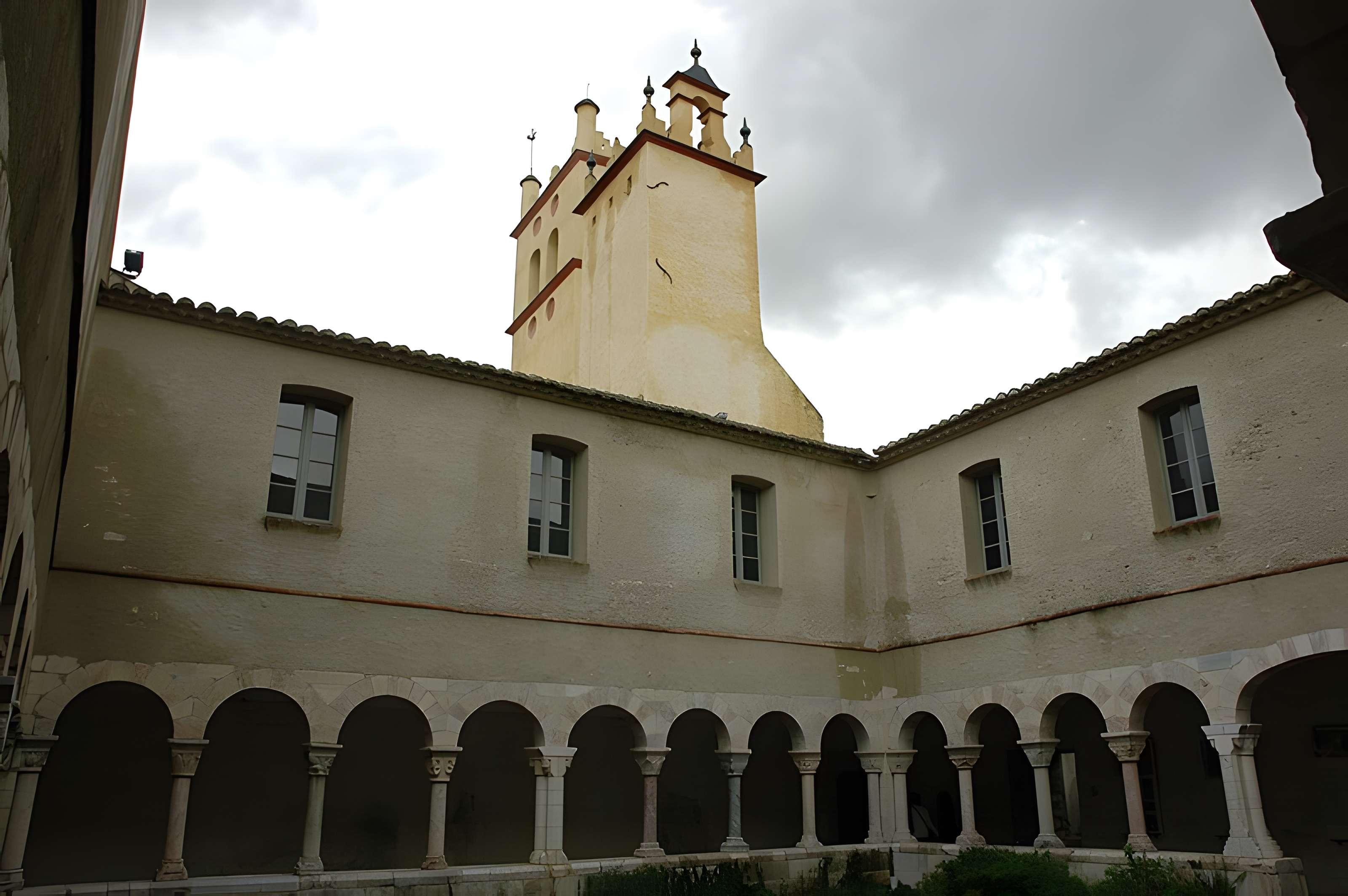 Abbaye de Saint-Génis des Fontaines