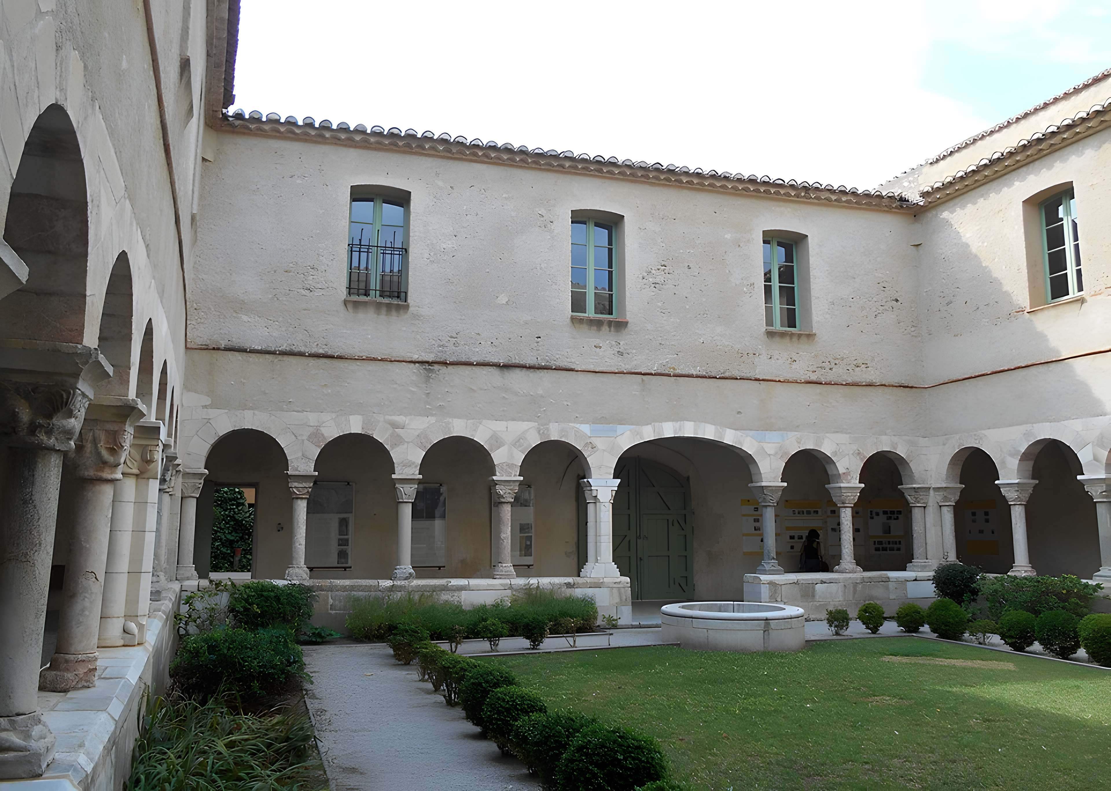 Abbaye de Saint-Génis des Fontaines