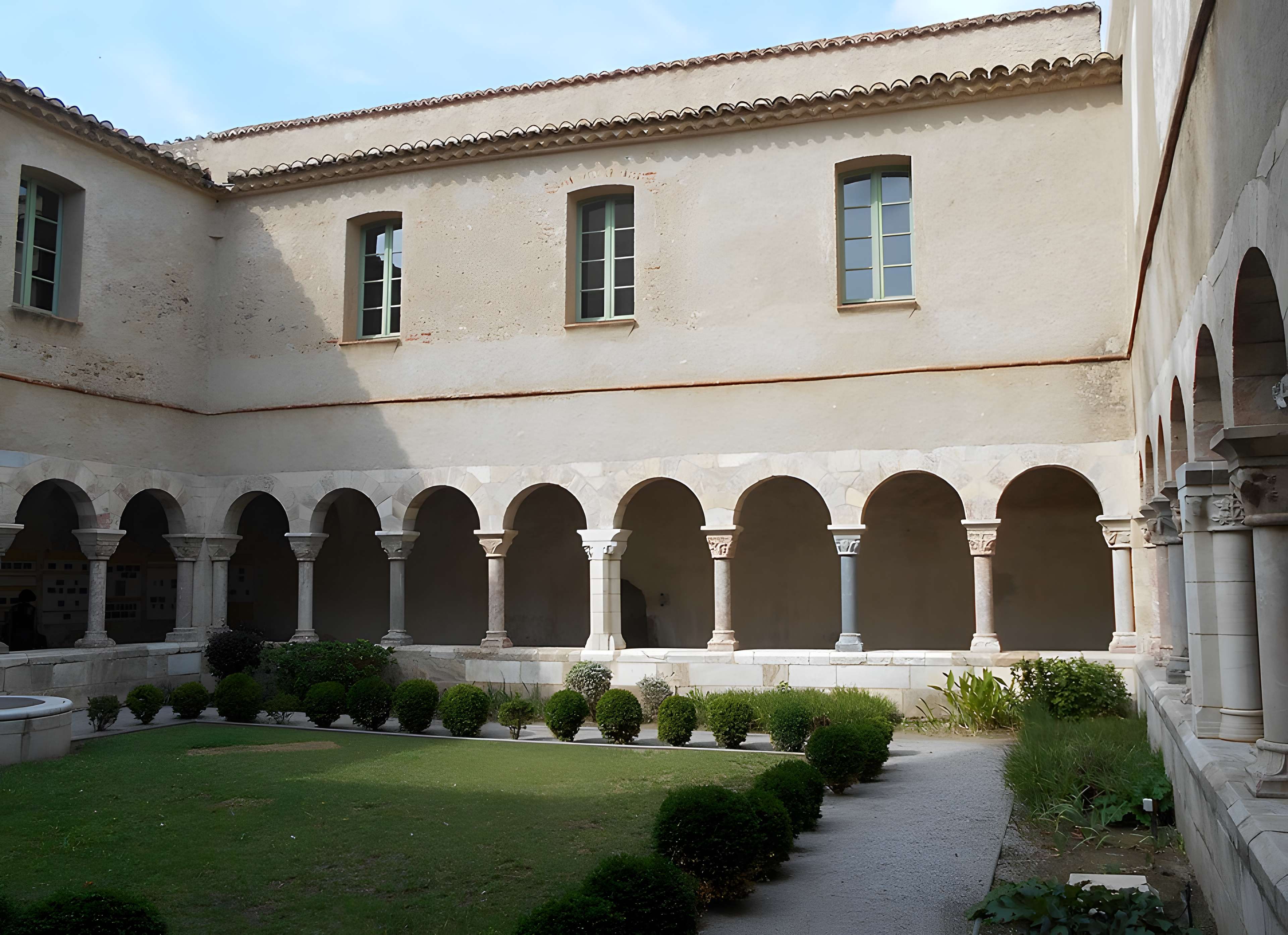 Abbaye de Saint-Génis des Fontaines