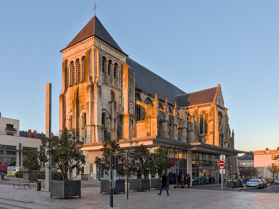 Église Saint-Julien de Tours
