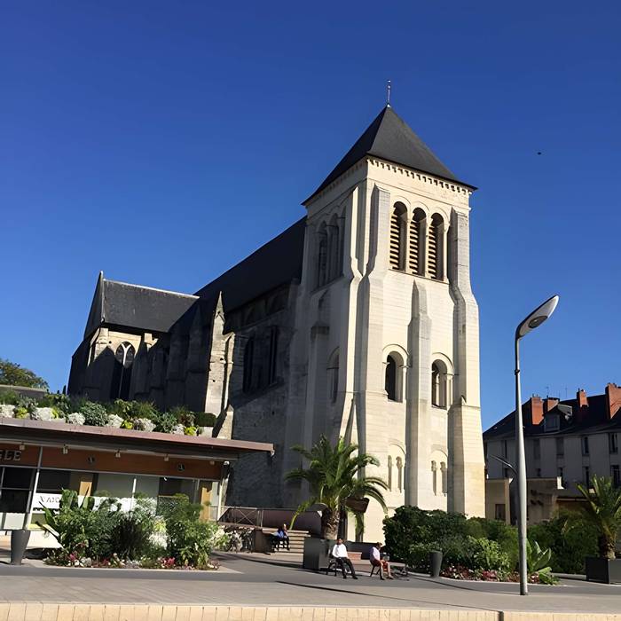 Photo de Église Saint-Julien de Tours